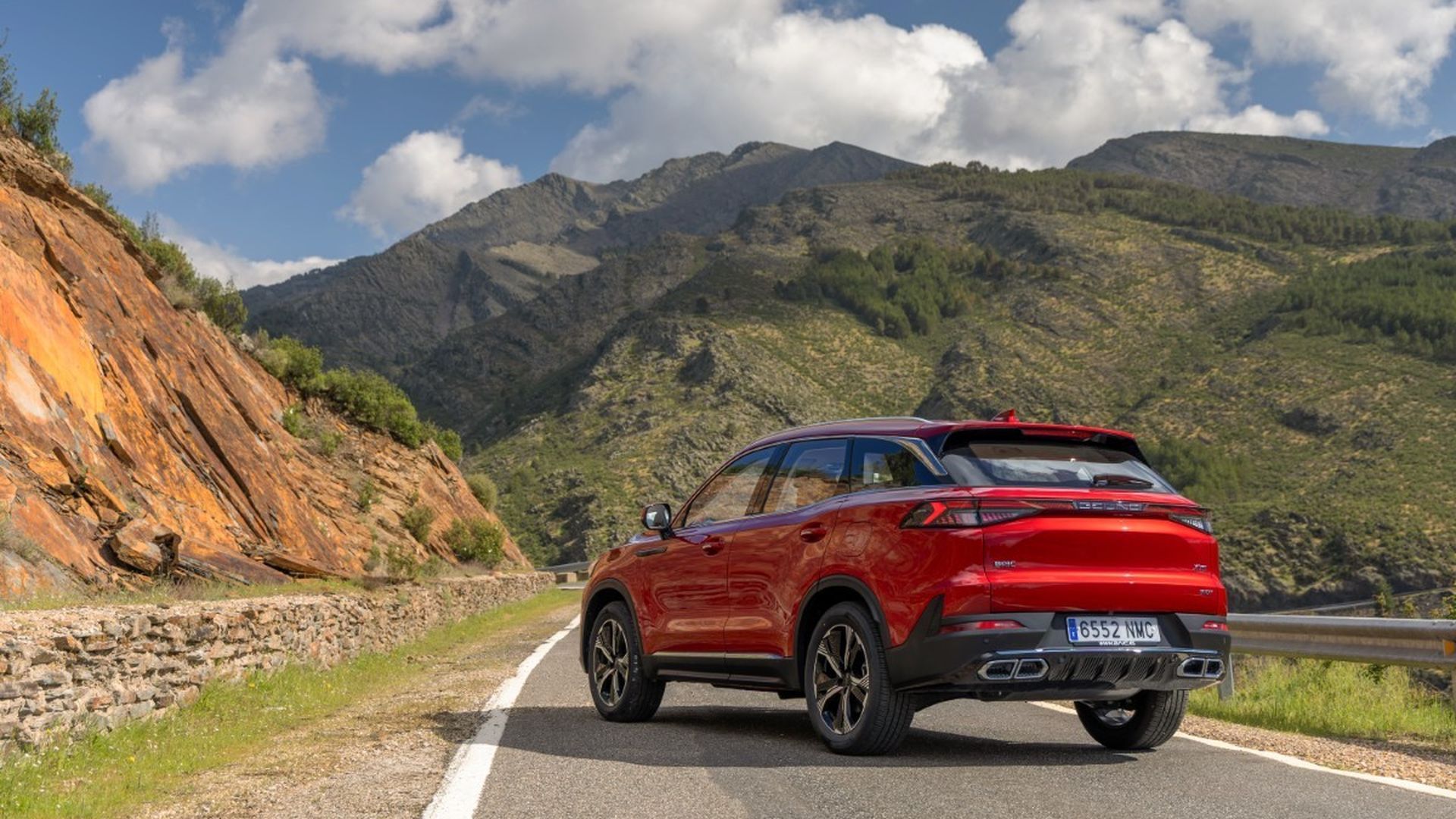 Parte trasera y lateral del BAIC X75