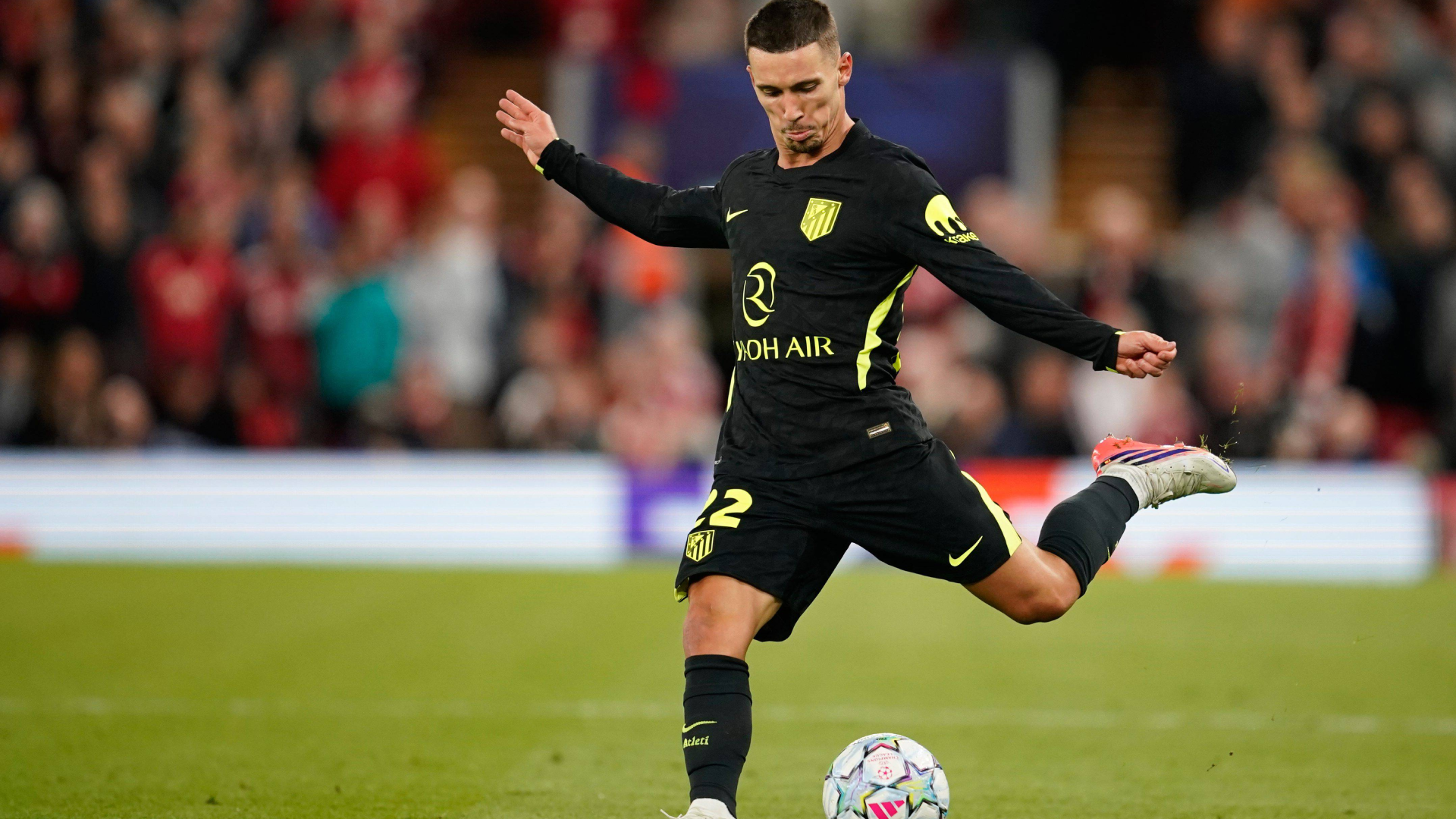 Alejandro Grimaldo, durante el Liverpool-Atlético de Madrid