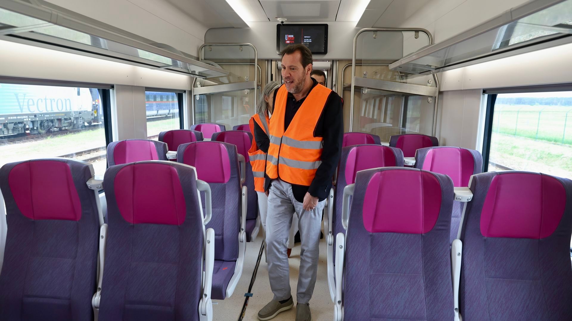 El ministro de Transportes y Movilidad Sostenible, Óscar Puente, en Republica Checa para supervisar las pruebas de 70 nuevos trenes adquiridos por Renfe El ministro de Transportes y Movilidad Sostenible, Óscar Puente, en Republica Checa para supervisar las pruebas de 70 nuevos trenes adquiridos por Renfe