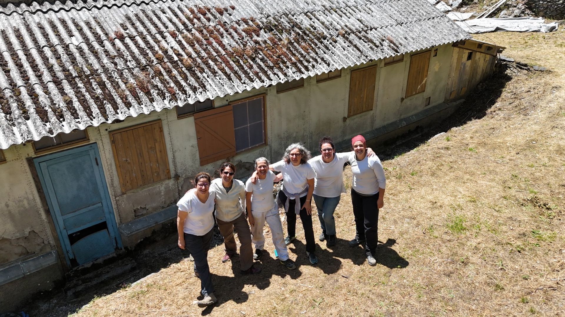 Equipo de restauración del hospital de cartón Equipo de restauración del hospital de cartón