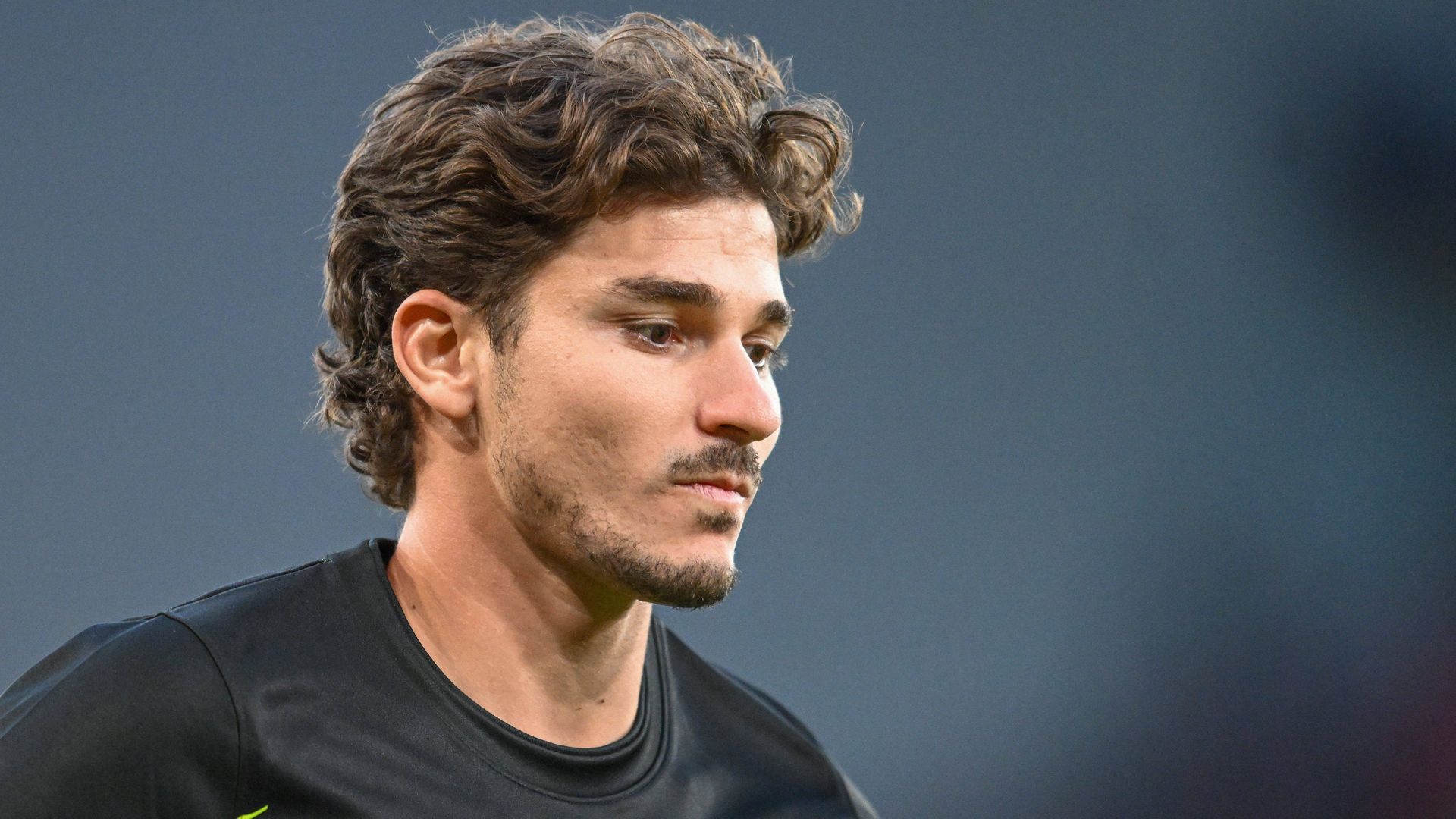 Julián Álvarez antes del Liverpool - Atlético de Madrid de la primera jornada de Champions League