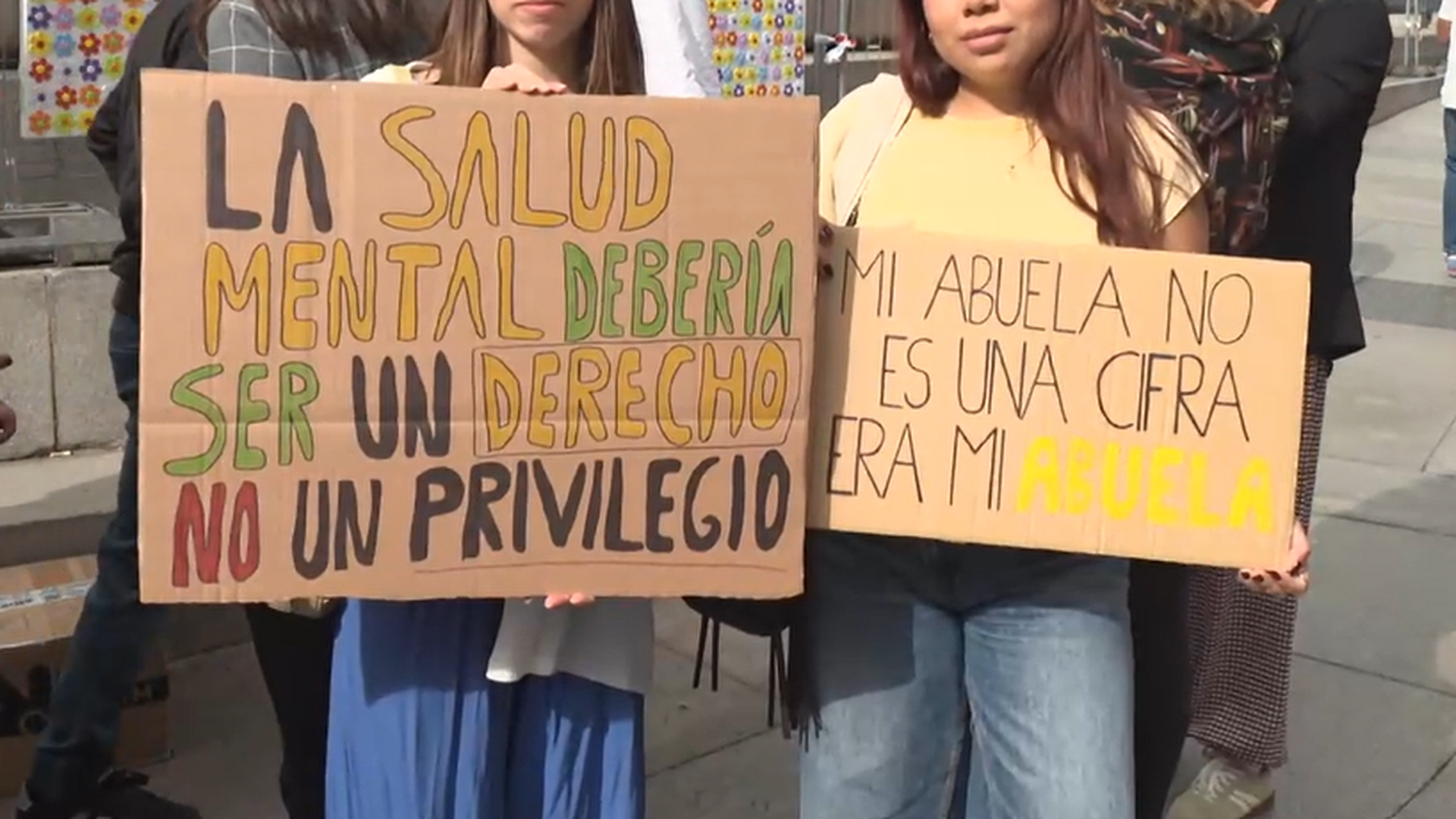 'La última foto', la campaña que visibiliza el suicidio con las últimas imágenes de seres queridos antes de morir: "El silencio mata" 'La última foto', la campaña que visibiliza el suicidio con las últimas imágenes de seres queridos antes de morir: "El silencio mata"