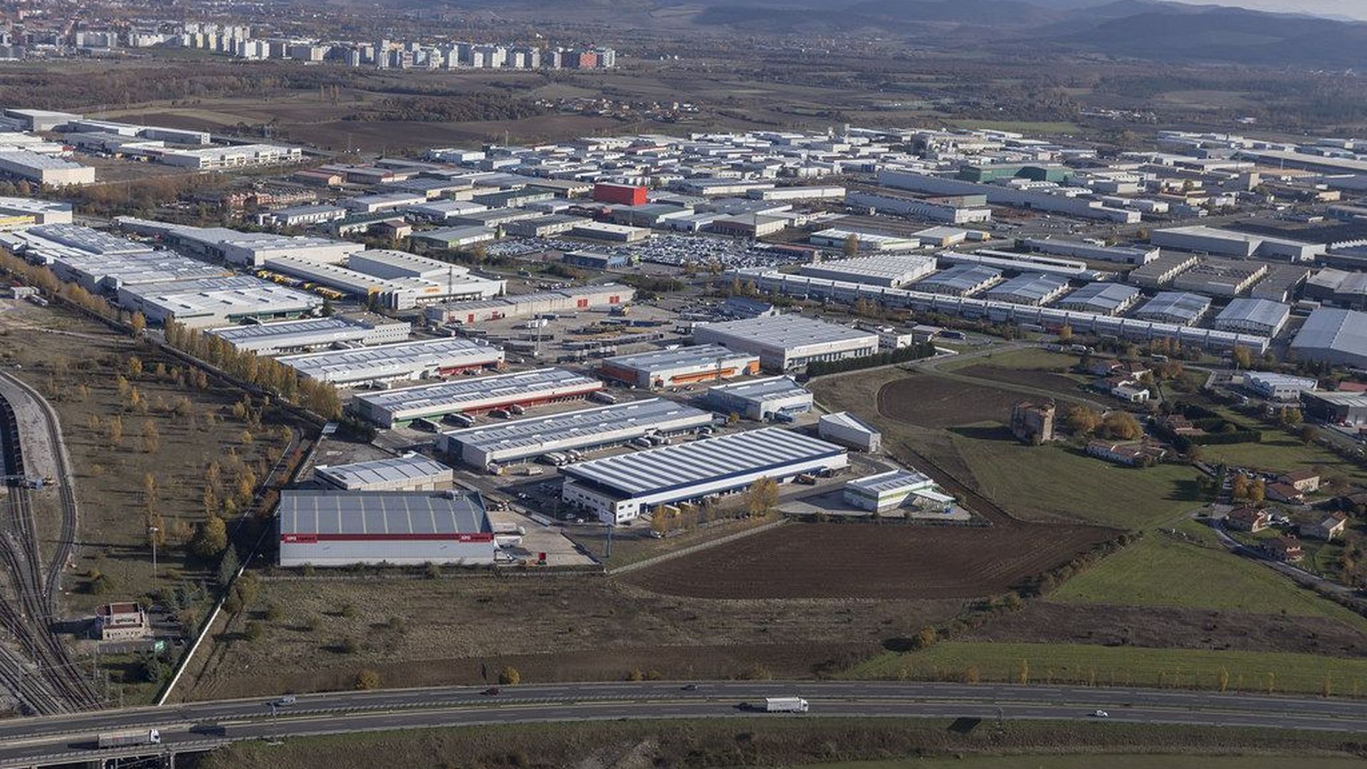 Margarita es un pueblo colindante al polígono de Jundiz de Vitoria y cercano a la A-1 Margarita es un pueblo colindante al polígono de Jundiz de Vitoria y cercano a la A-1