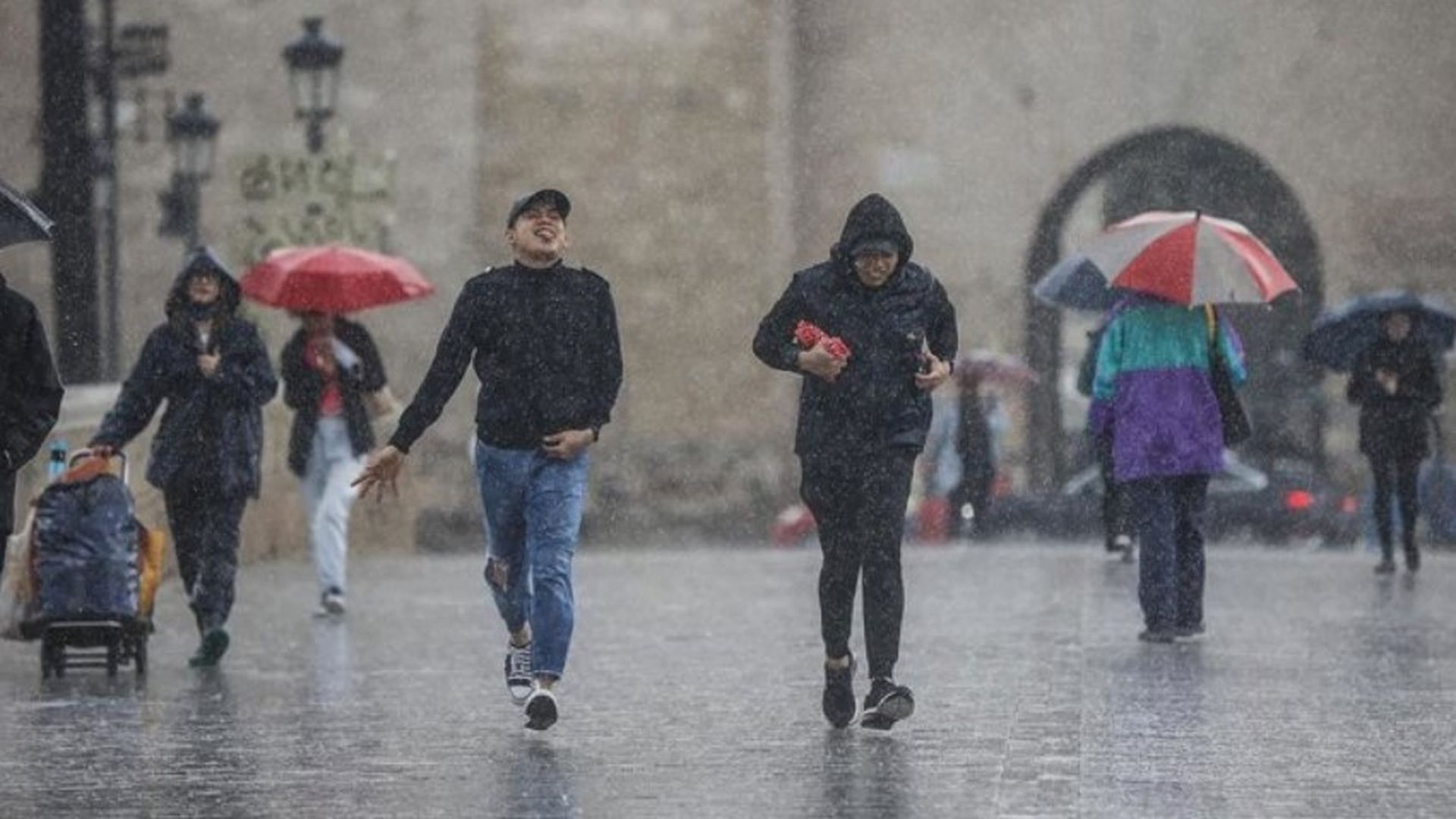 Valencia, afectada por lluvias torrenciales. Valencia, afectada por lluvias torrenciales.