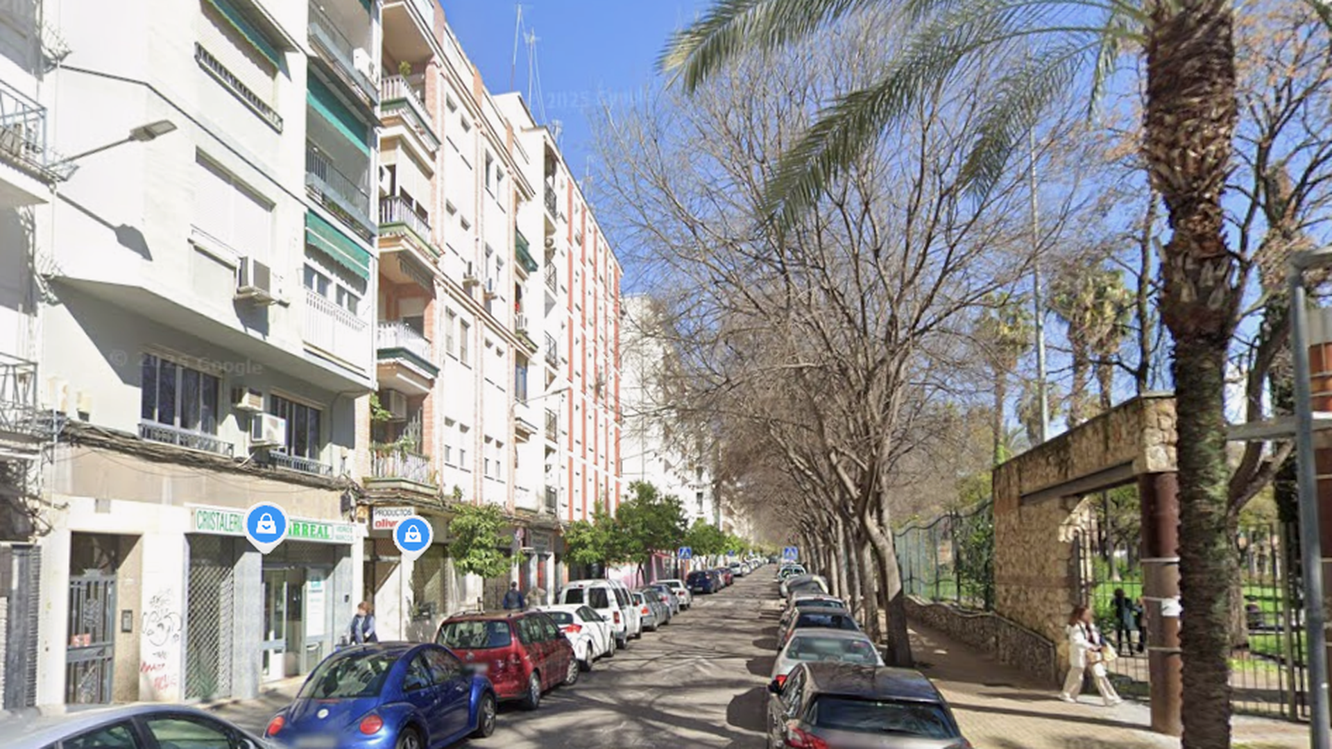 El infierno de encontrar aparcamiento en Córdoba: "Aparco mal con el miedo de que se lo lleve la grúa" El infierno de encontrar aparcamiento en Córdoba: "Aparco mal con el miedo de que se lo lleve la grúa"