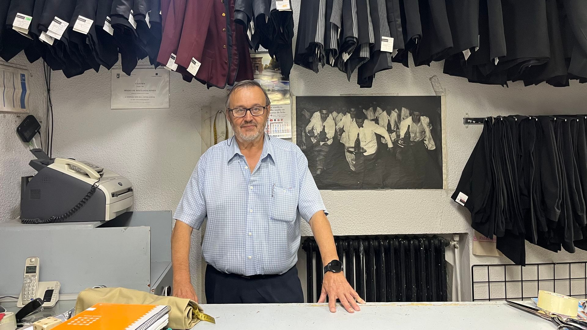 José Miguel López, dueño de José Luis y sus Chaquetillas, en el interior de la tienda José Miguel López, dueño de José Luis y sus Chaquetillas, en el interior de la tienda