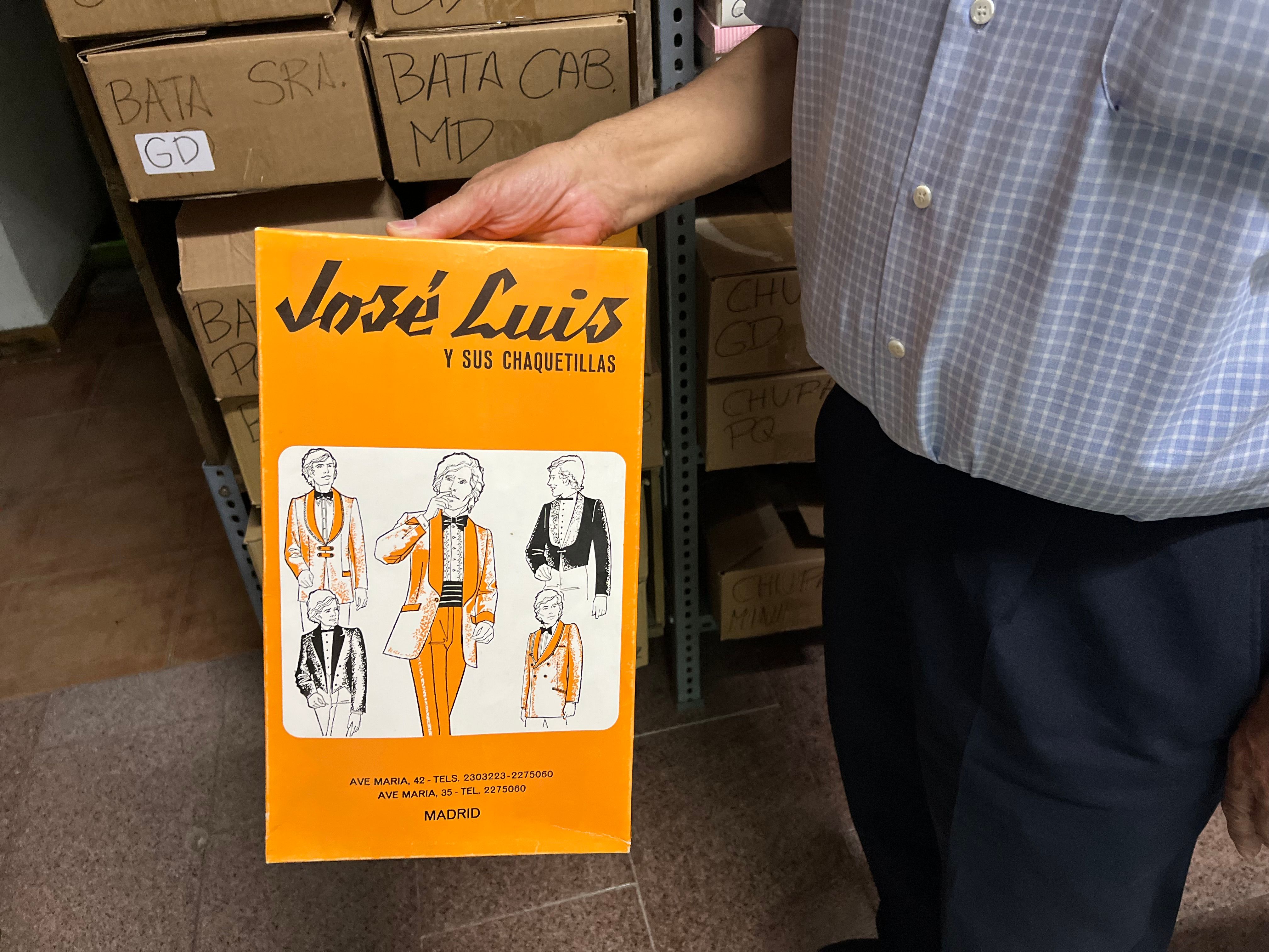 Una de las clásicas cajas de la tienda, con un delicioso estilo retro