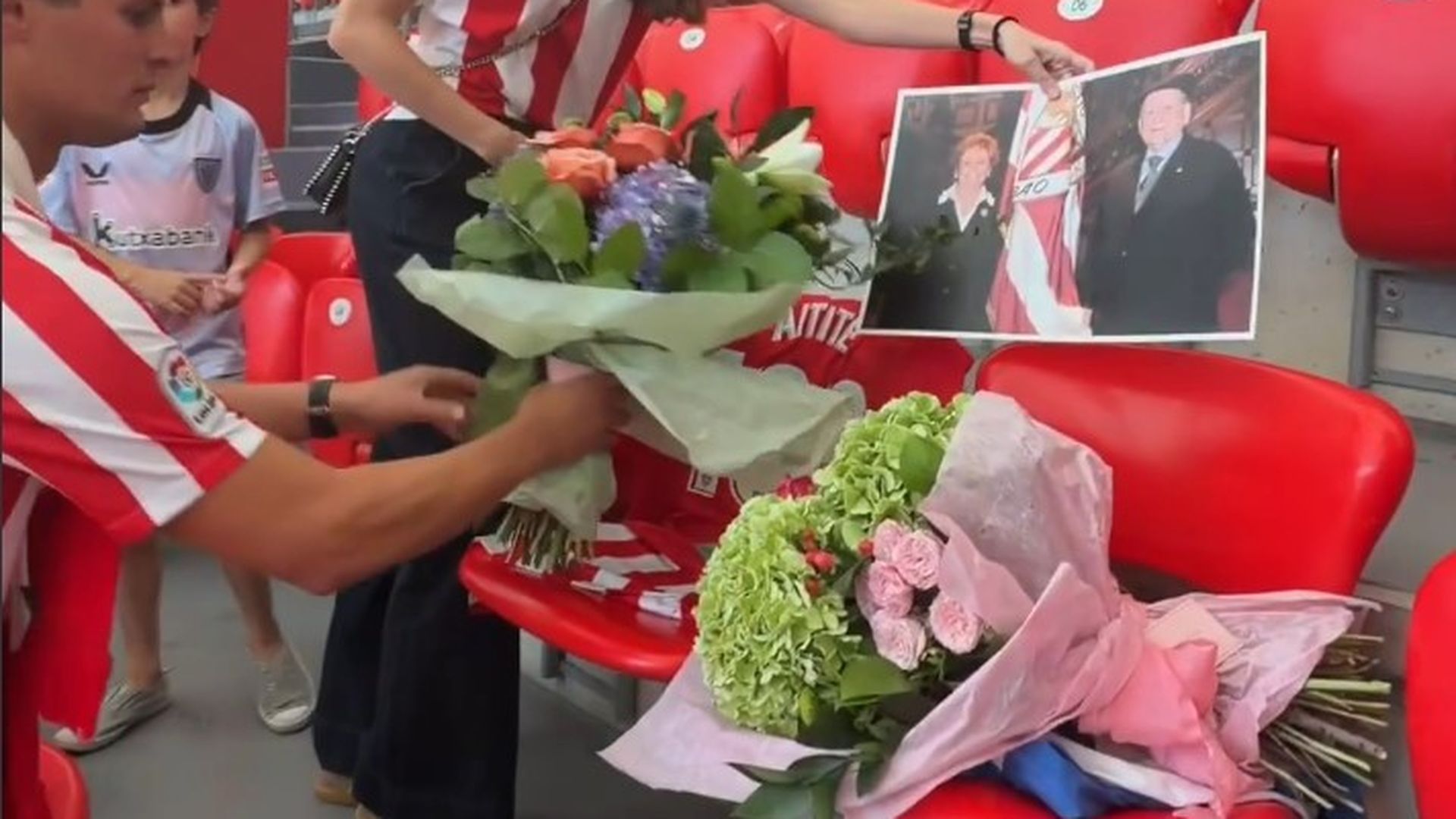 Captura de pantalla del homenaje a los socios del Athletic Captura de pantalla del homenaje a los socios del Athletic