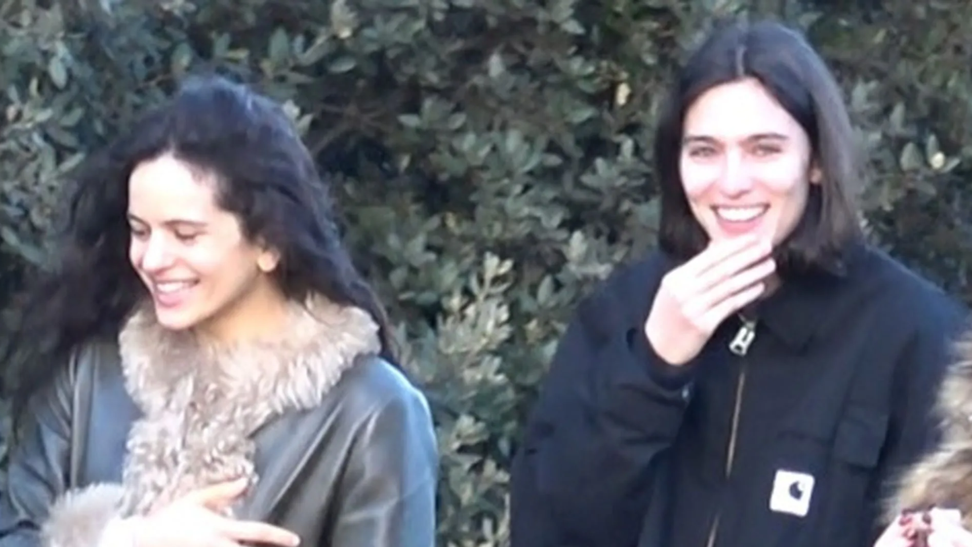 El primer beso de Rosalía y Loli Bahia en público: desatan su amor en el Abierto de EEUU en Nueva York El primer beso de Rosalía y Loli Bahia en público: desatan su amor en el Abierto de EEUU en Nueva York