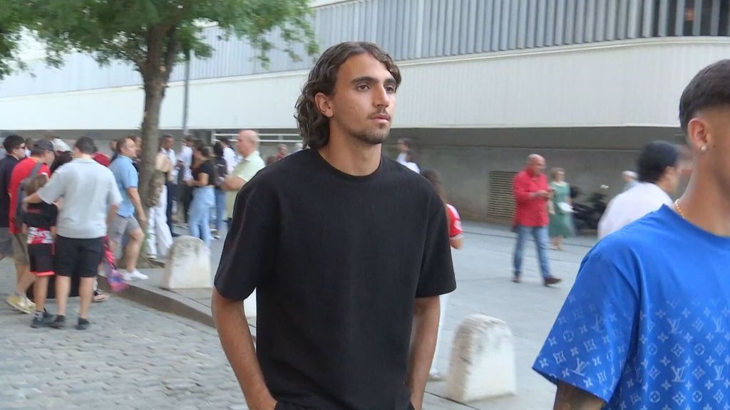 Nico Guillén llega al Sánchez-Pizjuán para el Sevilla-Valencia