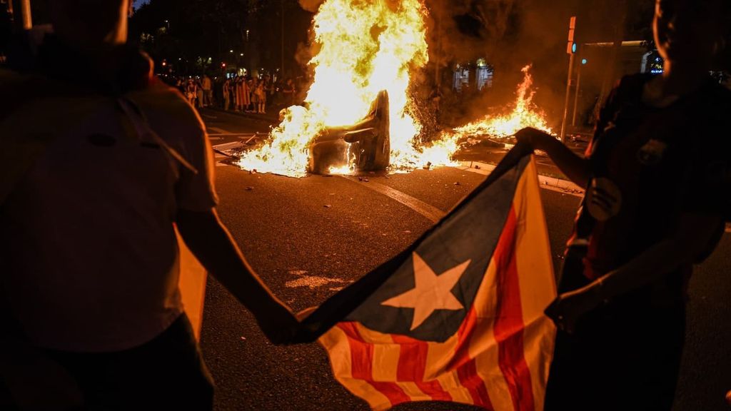La Diada en Barcelona se salda con dieciocho detenidos, diez menores, por altercados durante las celebraciones