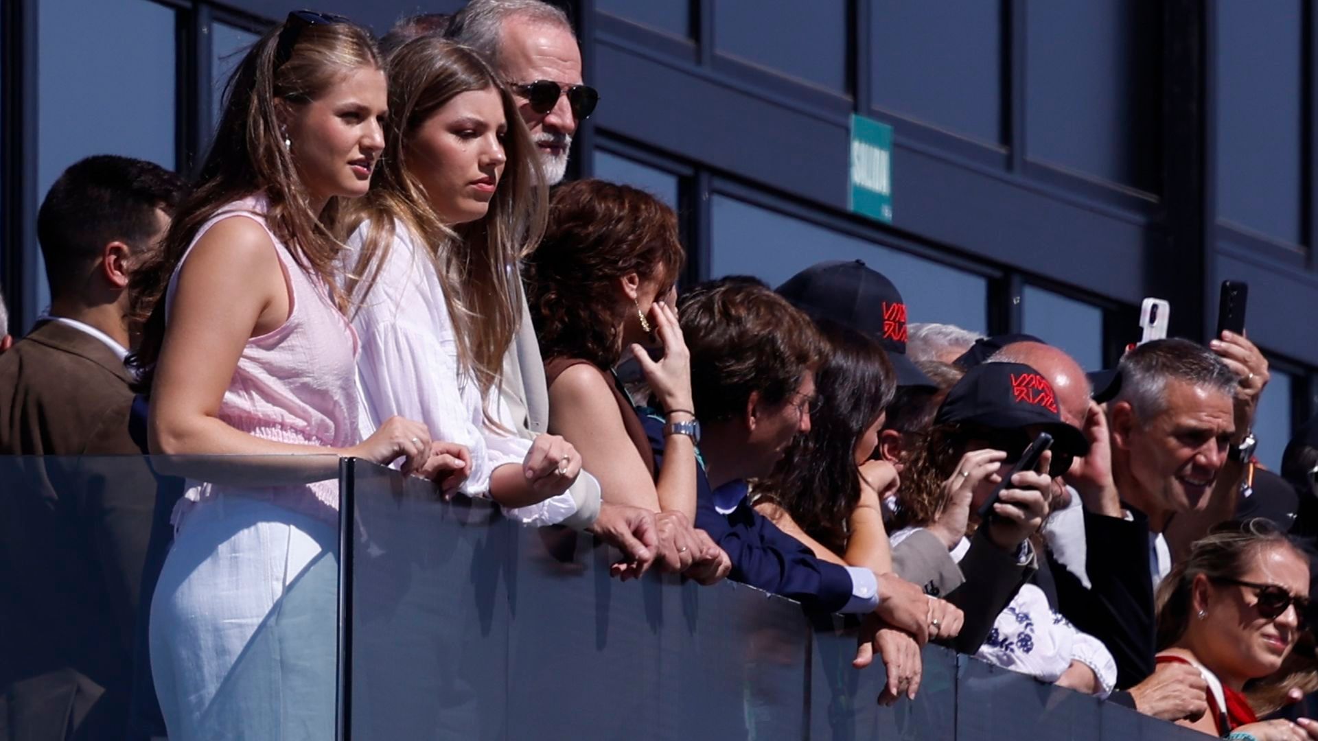 El rey Felipe VI no se ha querido perder el GP de España de Madrid y ha acudido junto a sus hijas