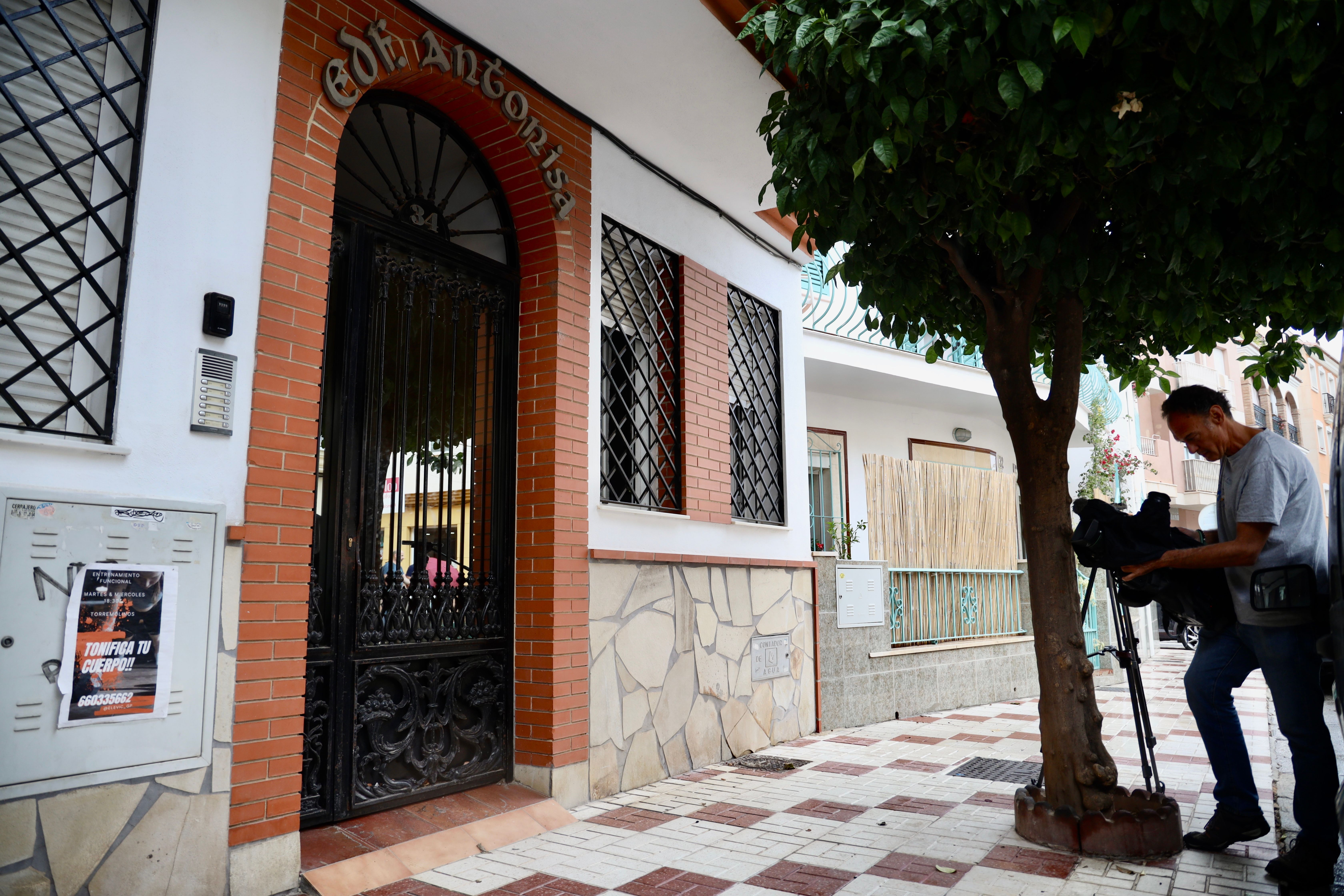 Fachada de la vivienda donde fue localizado el cuerpo emparedado de Sibora