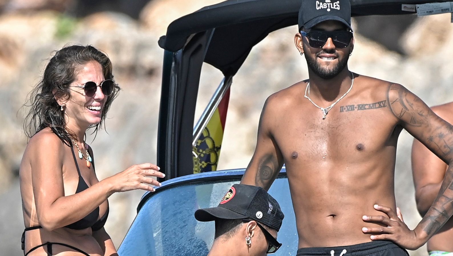 Anabel Pantoja junto a Yulen Pereira durante unas vacaciones en Ibiza en 2022