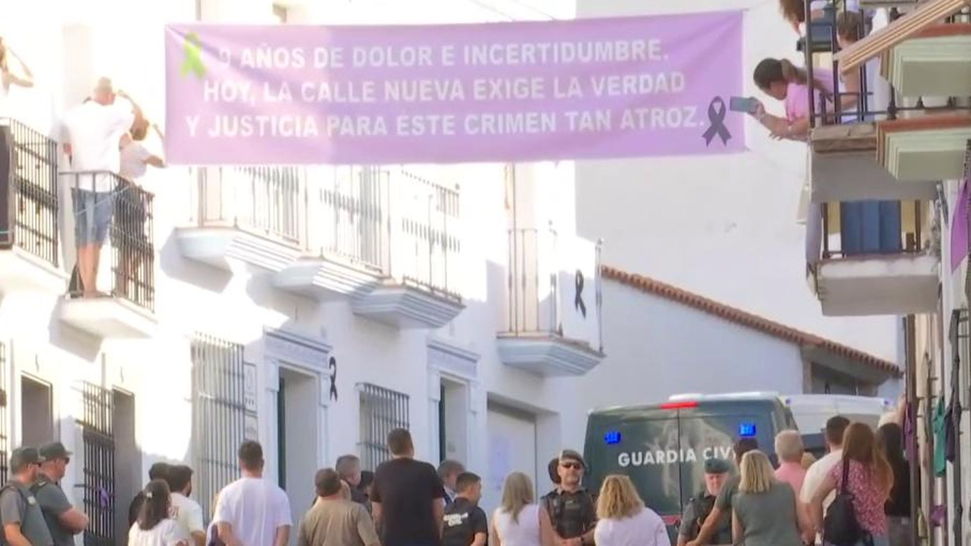 La llegada de los acusados por la muerte de Francisca Cadenas a la reconstrucción del cirmen