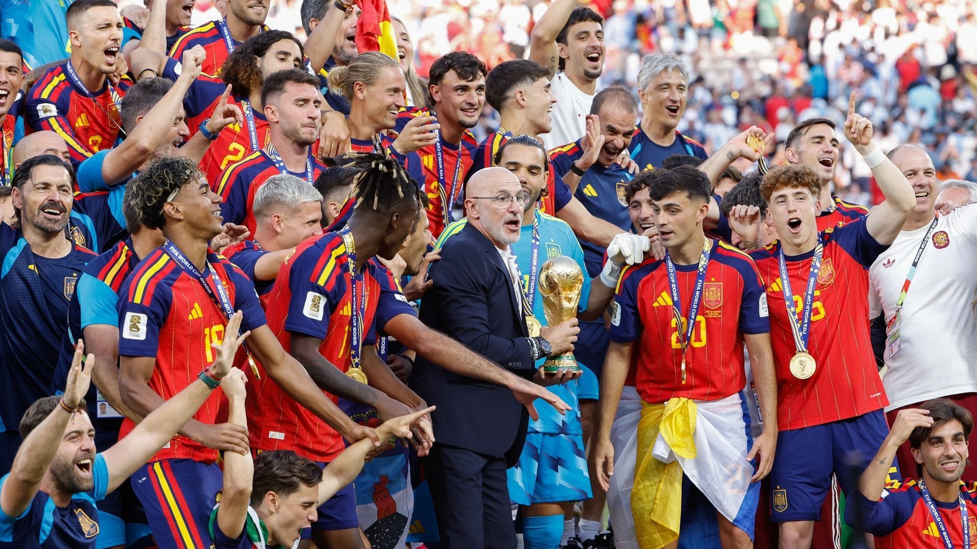 La Selección Española levanta la Copa del Mundo en Nueva York La Selección Española levanta la Copa del Mundo en Nueva York