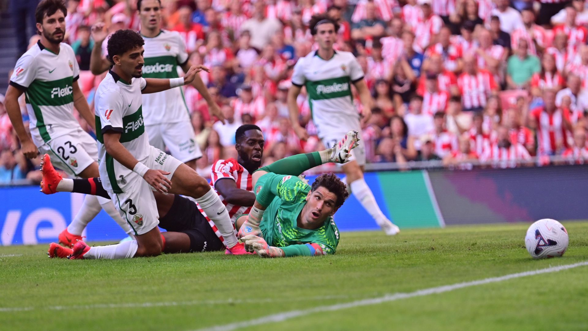 Lance de juego en el Athletic-Elche Lance de juego en el Athletic-Elche
