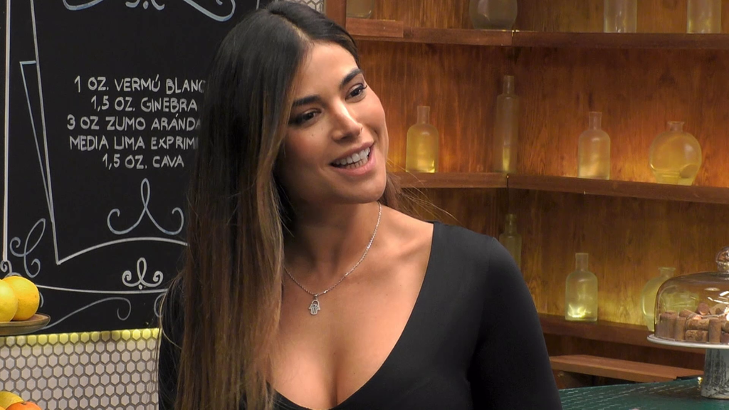 Lidia Santos acepta tener una cita con un soltero de 'First Dates'