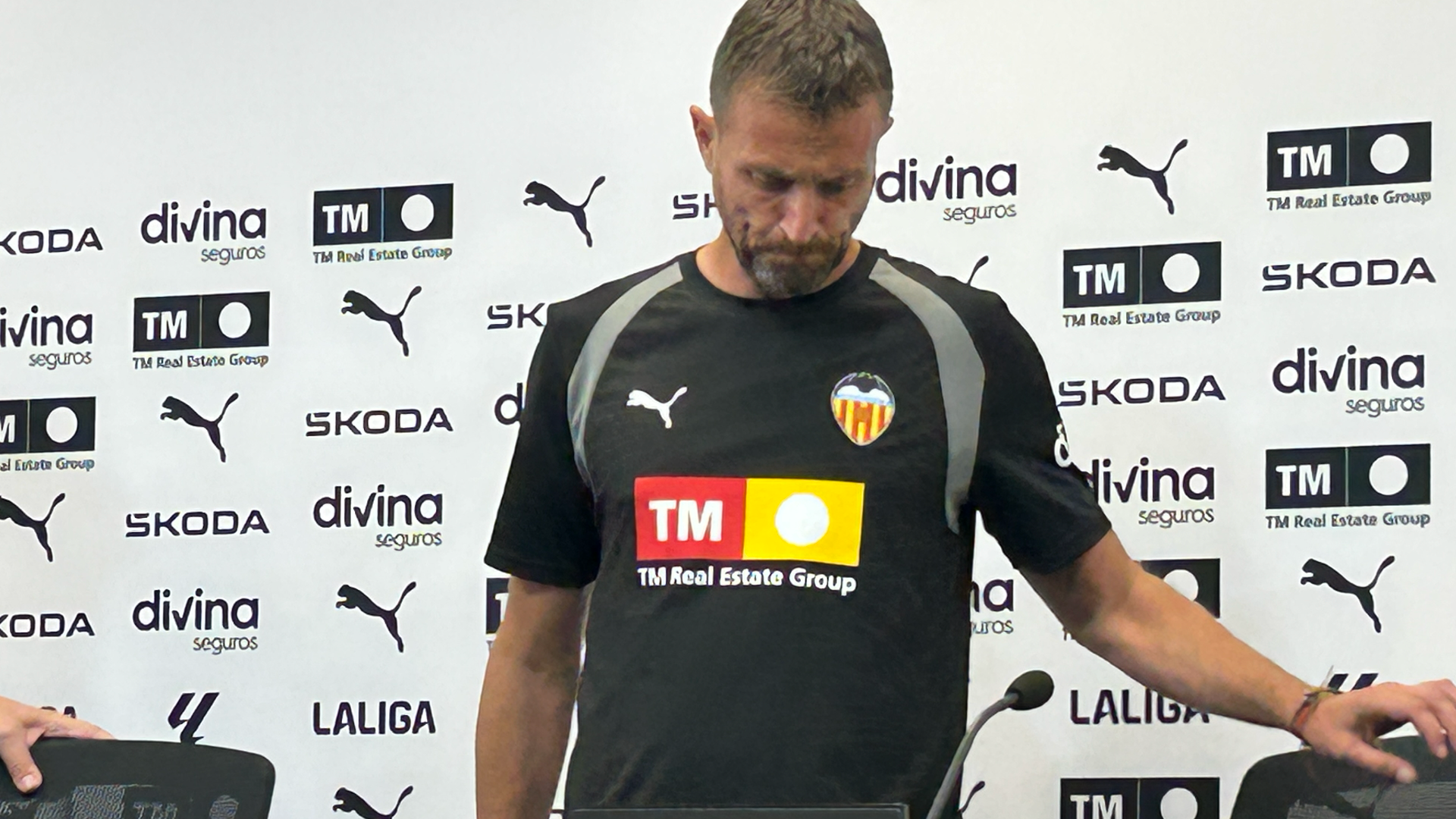Óscar Sánchez en sala de prensa