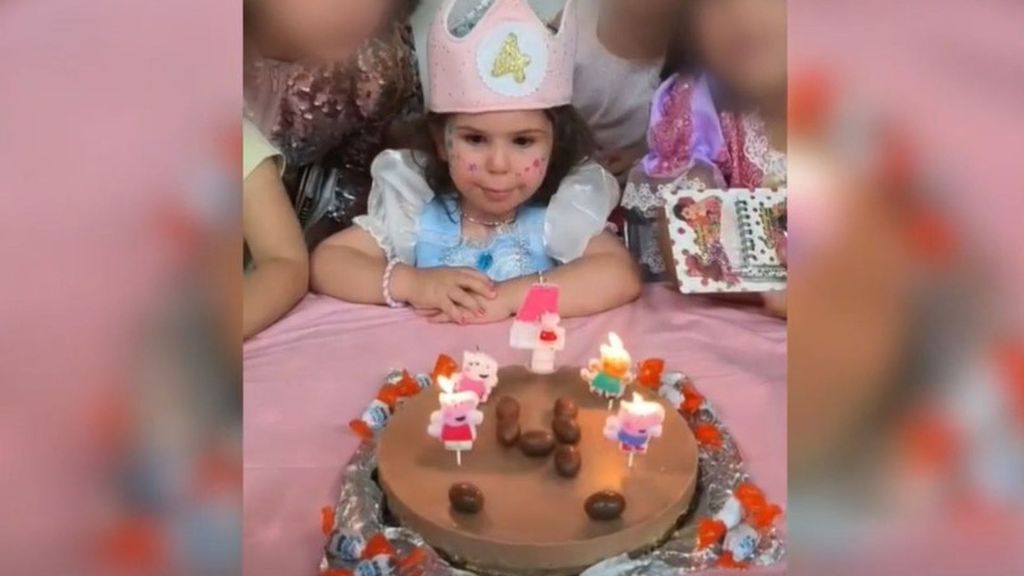 Alejandra, una niña que celebra su cumpleaños tras superar una compleja enfermedad en el Hospital 12 de Octubre