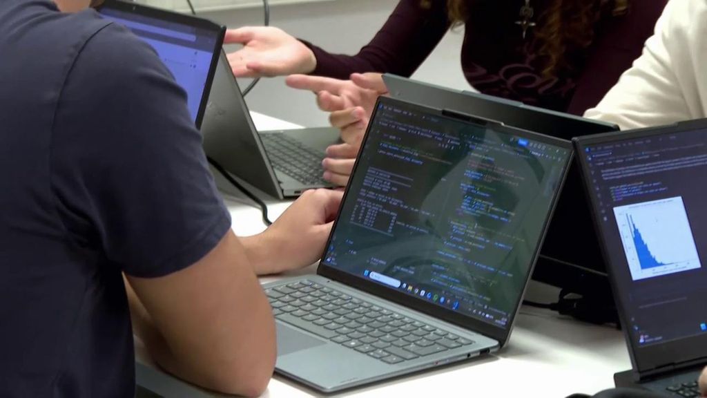 El uso de la inteligencia artificial en las universidades: cómo los estudiantes dominan la tecnología y no al revés