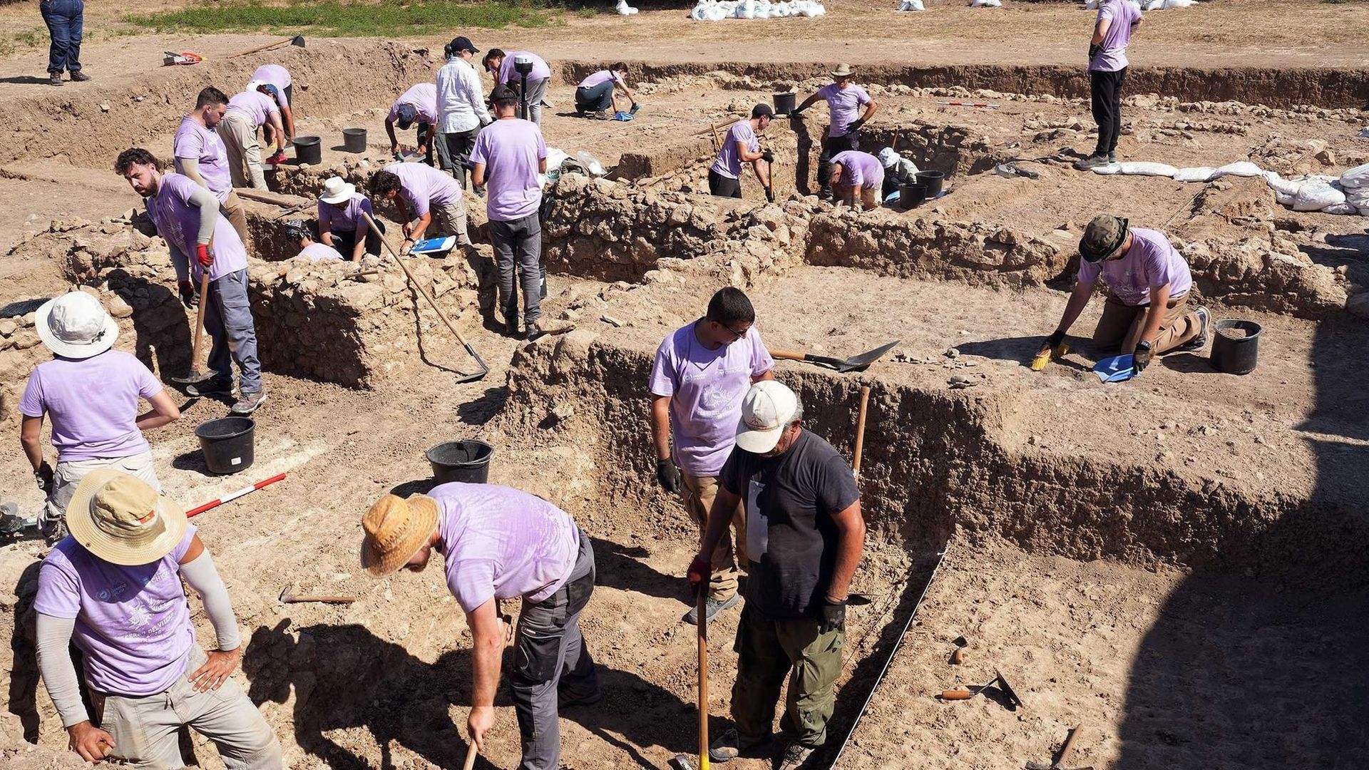 Investigación arqueológica en Cerro del Villar (Málaga).