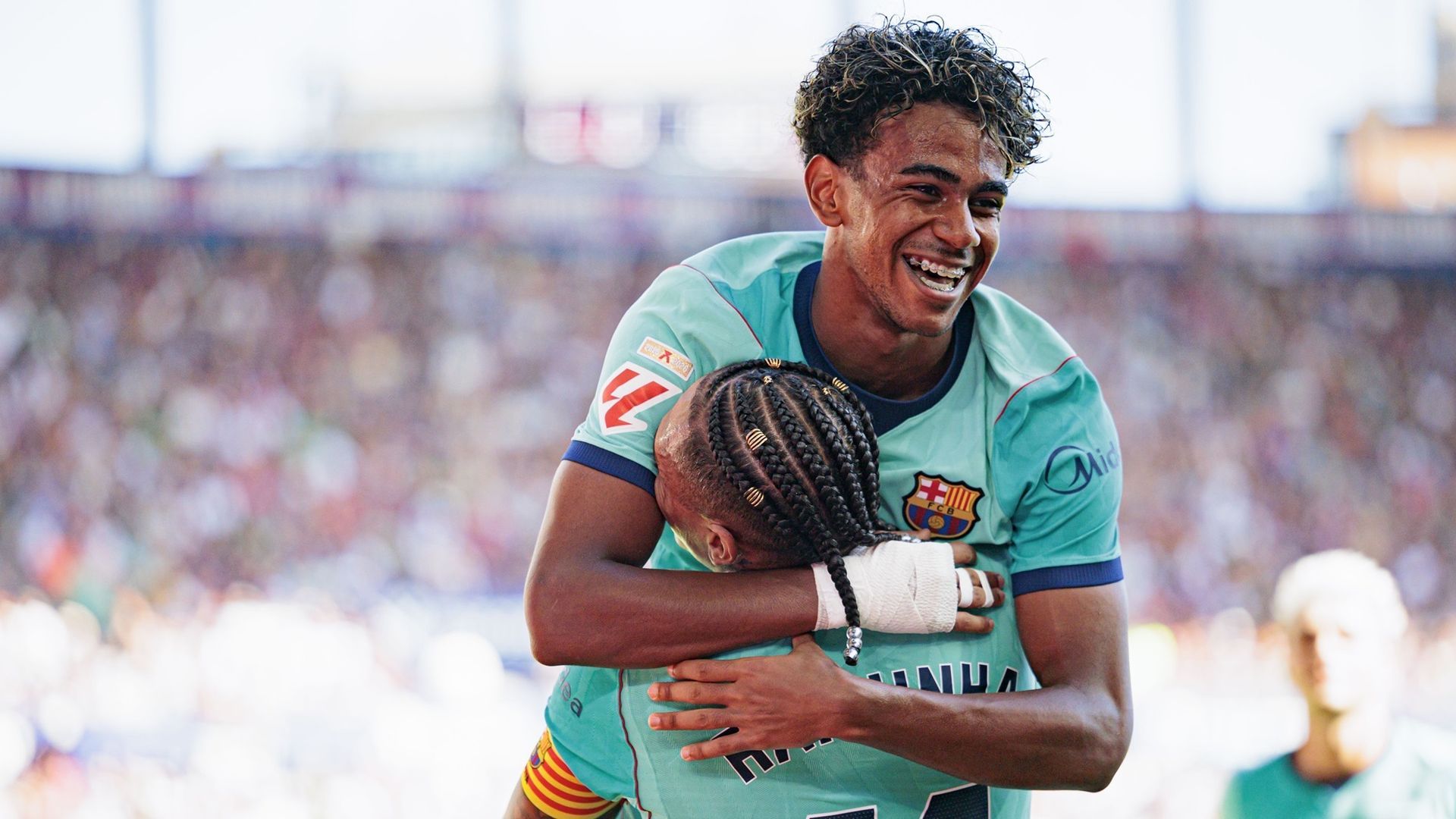 Lamine Yamal celebrando un gol contra el Levante