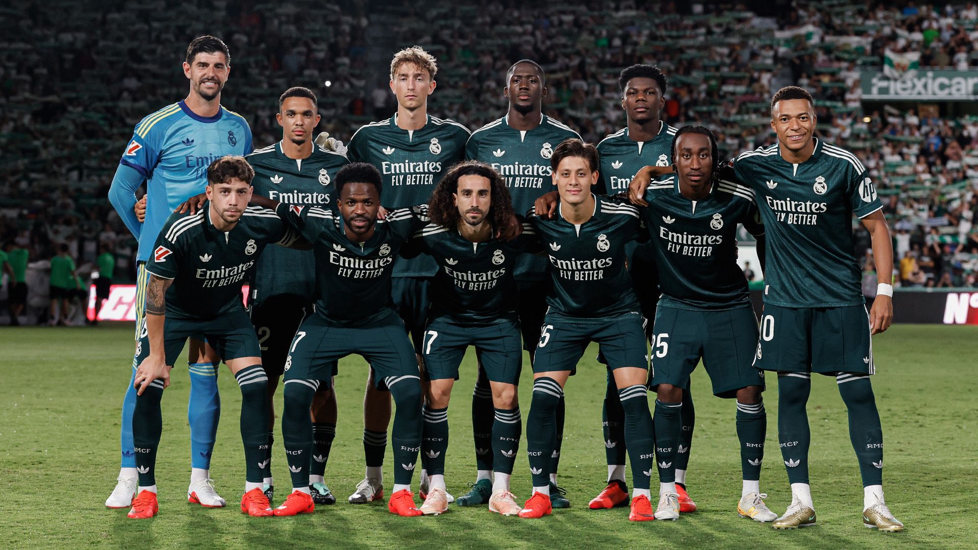 Once titular blanco en el Martínez Valero Once titular blanco en el Martínez Valero