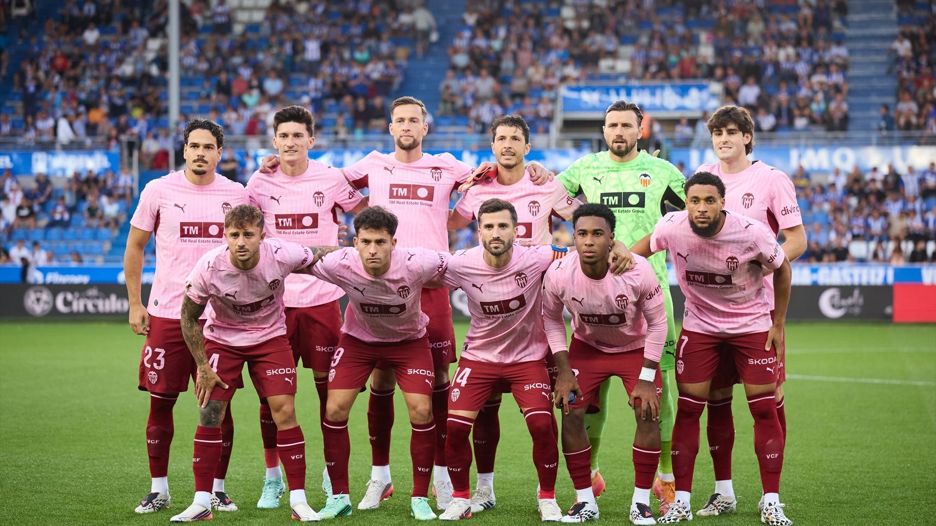Once titular del Valencia CF en Vitoria