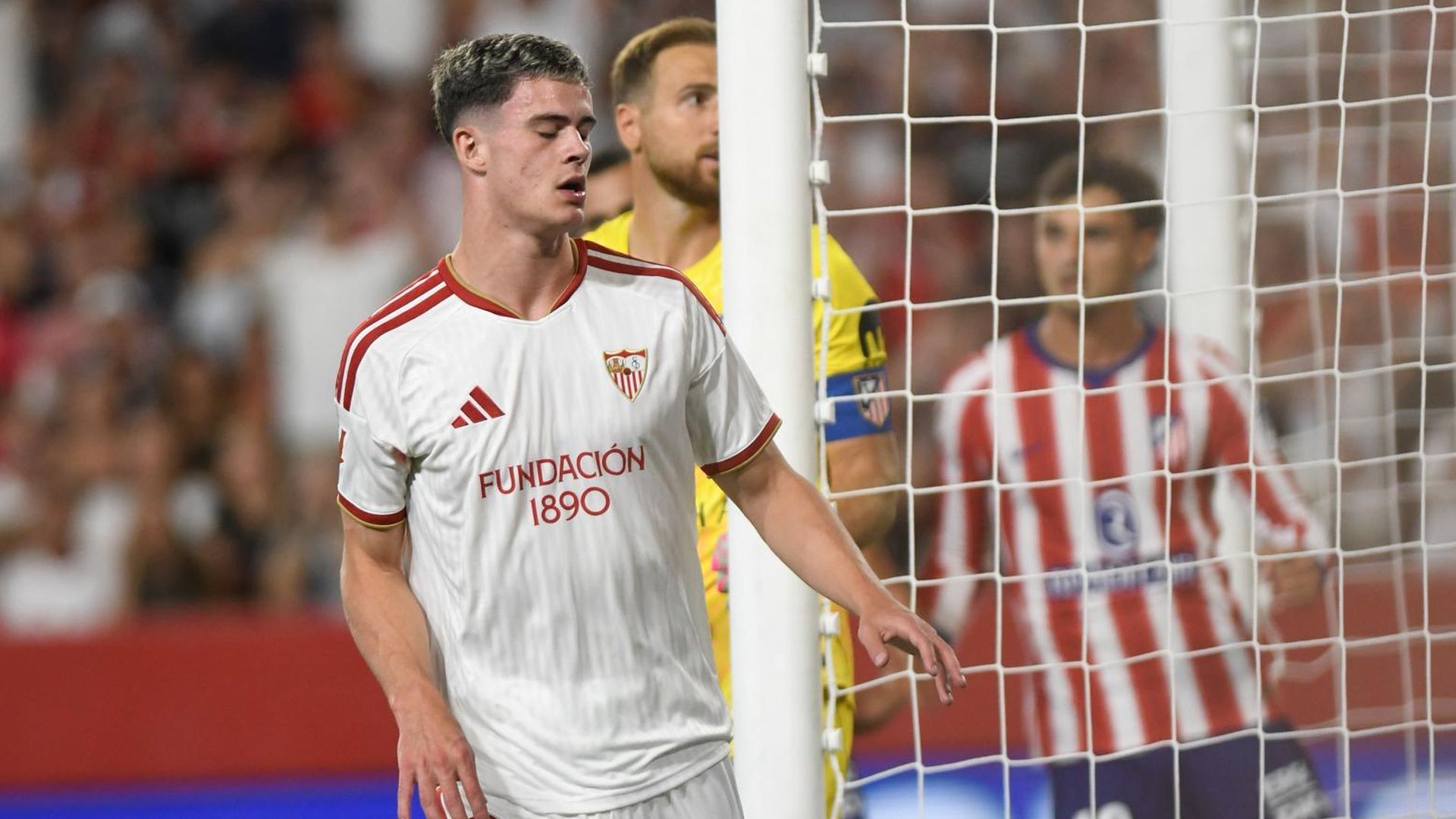 Robbie Ure, contra el Atlético de Madrid