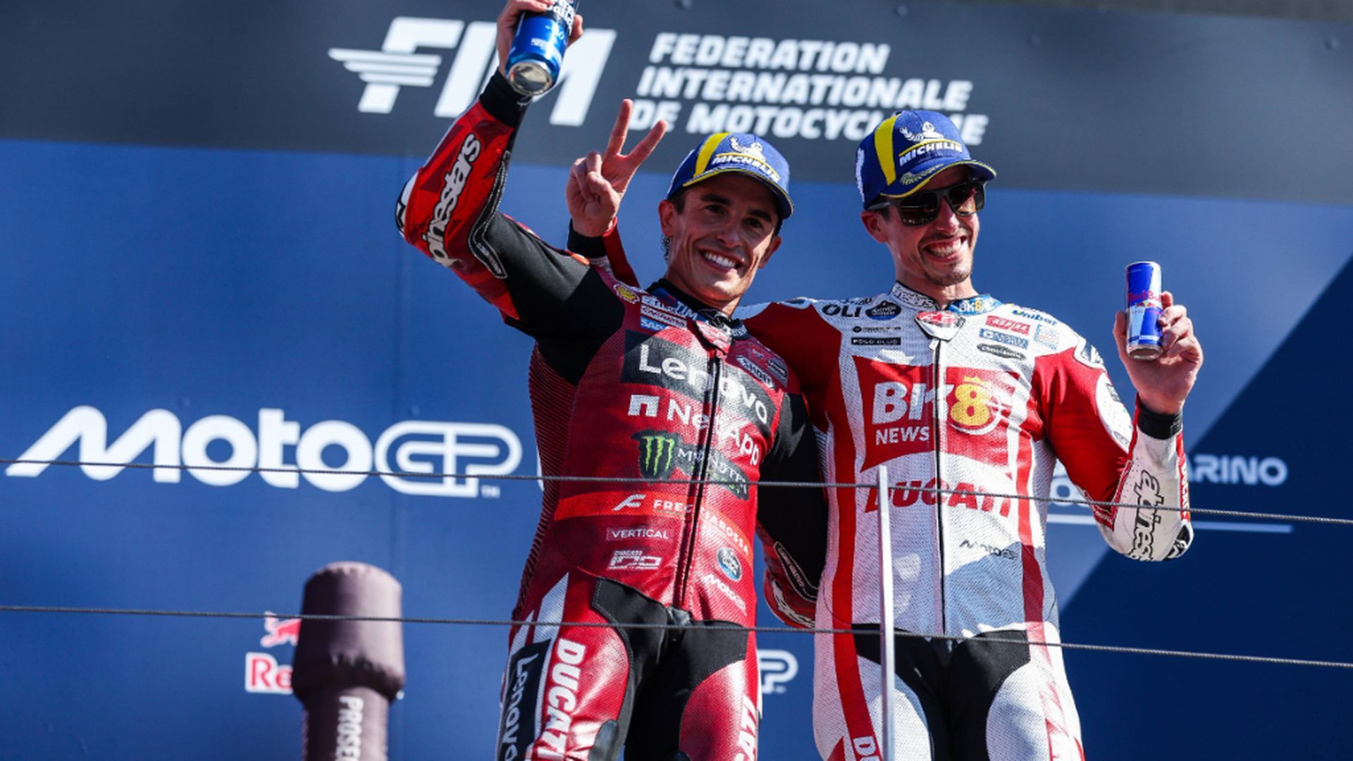 Álex y Marc Márquez, en el podio de Misano Álex y Marc Márquez, en el podio de Misano