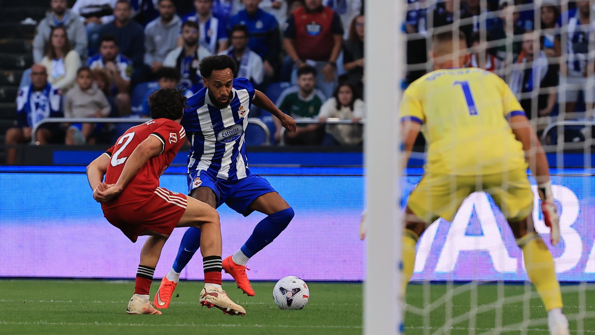 Aubameyang, ante el Sevilla
