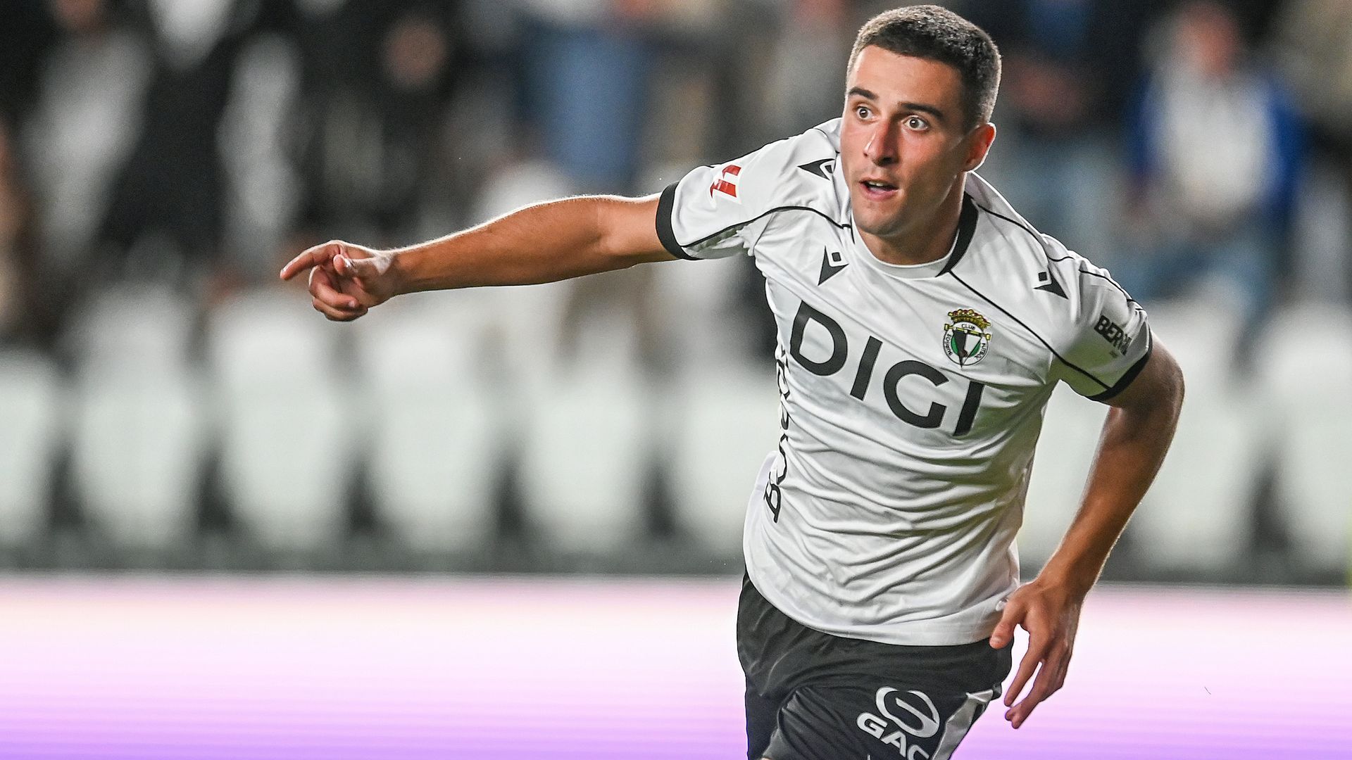 Jon Karrikaburu, durante un partido con el Burgos.