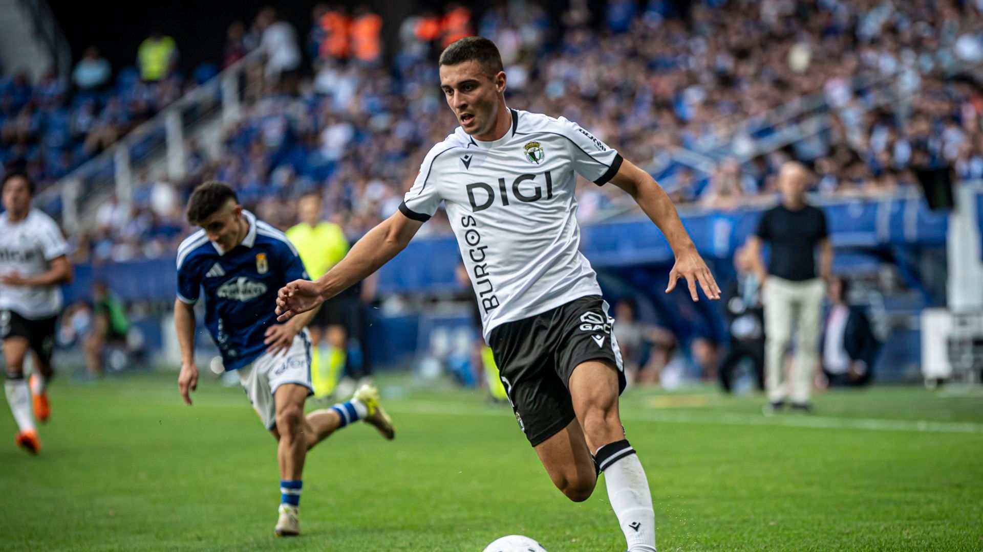Jon Karrikaburu, durante un partido con el Burgos. Jon Karrikaburu, durante un partido con el Burgos.