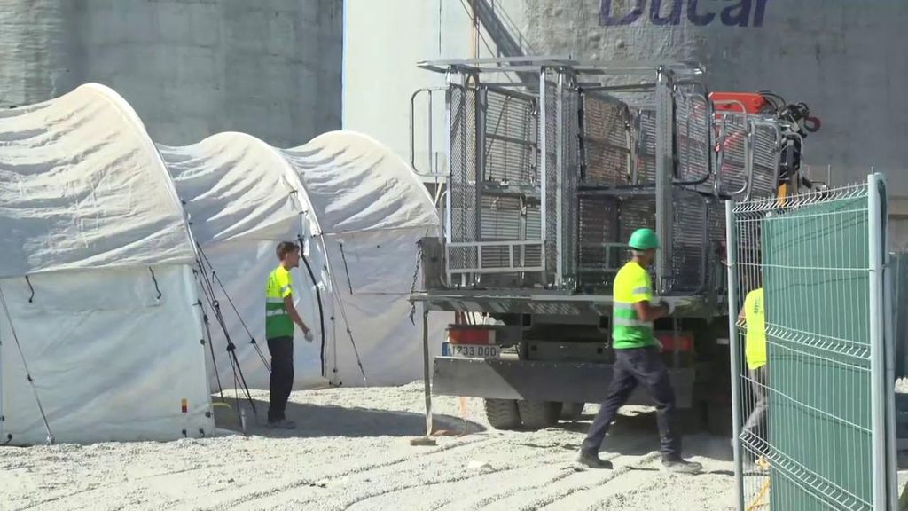 La Audiencia Nacional ordena al Gobierno paralizar el campamento para migrantes en el Puerto de Ceuta