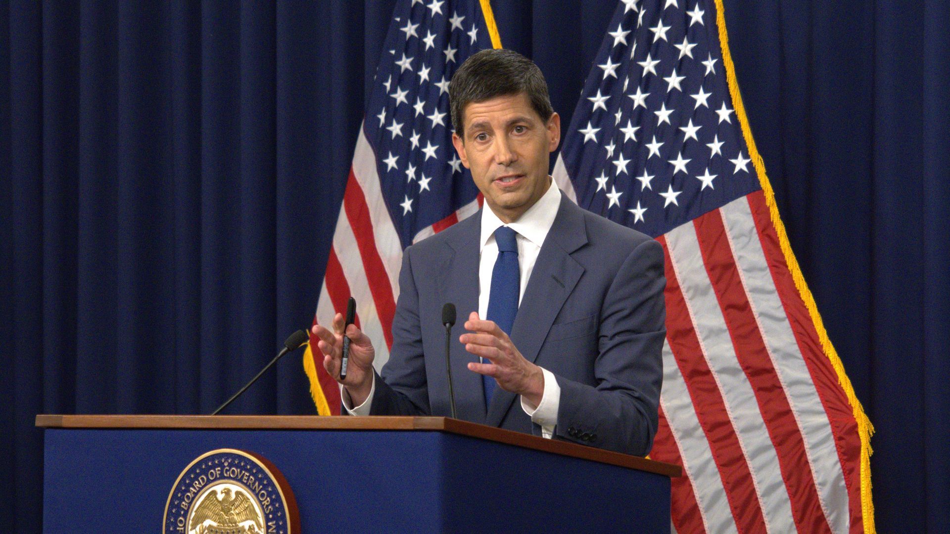 La Reserva Federal acomete la primera subida de 25 puntos en los tipos de interés con Kevin Warsh al frente La Reserva Federal acomete la primera subida de 25 puntos en los tipos de interés con Kevin Warsh al frente