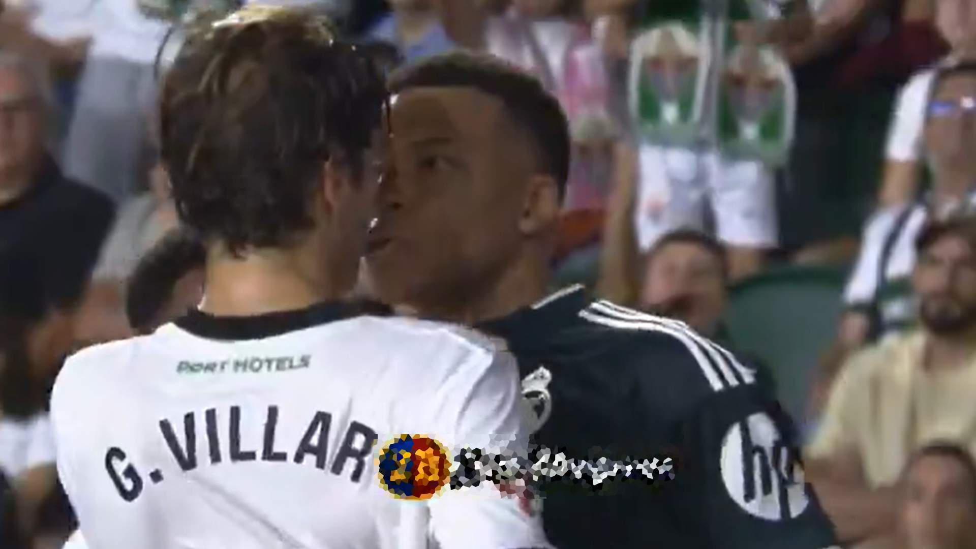 Mbappé se encara con Gonzalo Villar en el Elche-Real Madrid