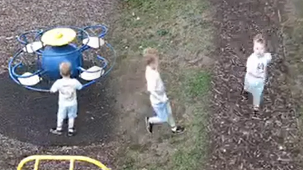 Las últimas imágenes Noah Wood, el niño con autismo desaparecido en Suffolk: huyó corriendo por un callejón junto al parque