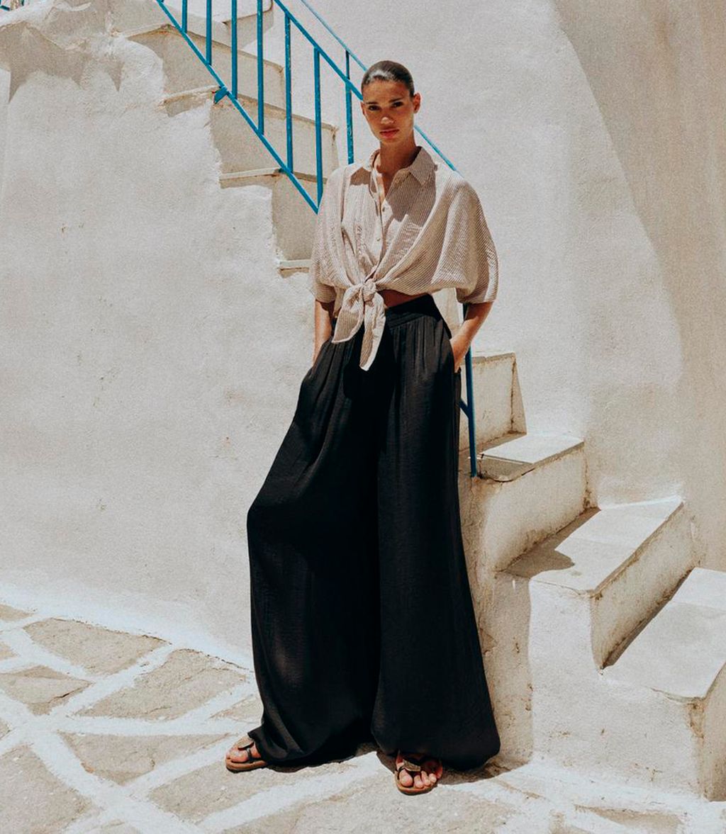 Pantalón fluido de pernera ancha