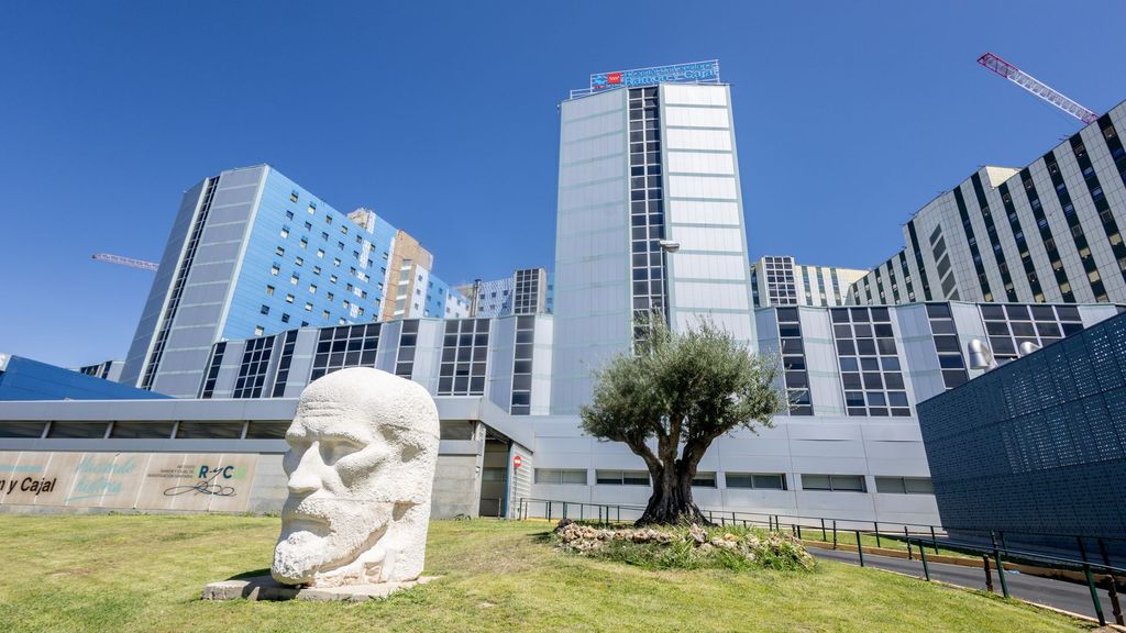 Investigan si se maquillaron las listas del espera del Ramón y Cajal y Ayuso lo califica de bulo