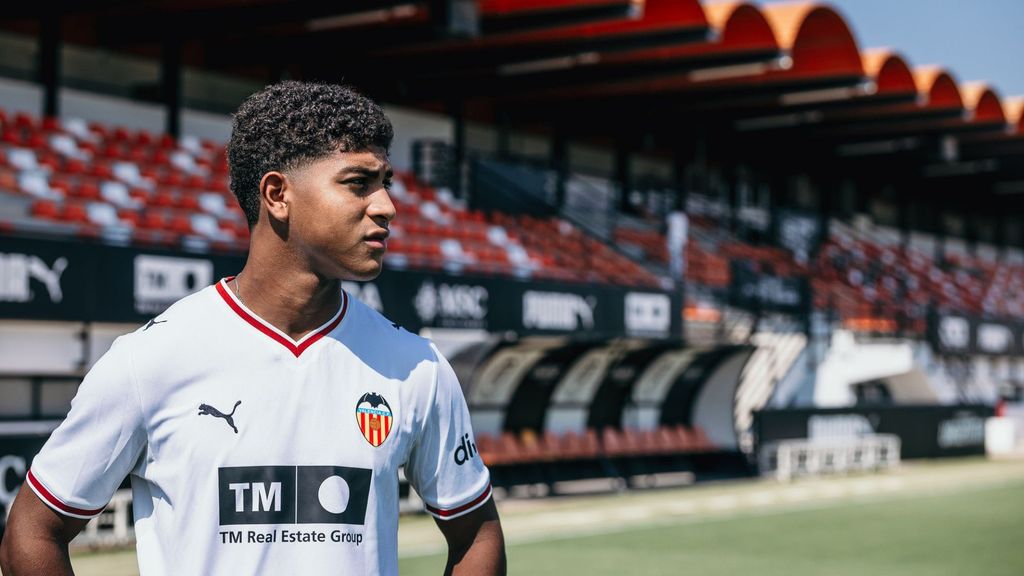 Roman Davis, el juvenil del Valencia CF que se estrenará con Venezuela