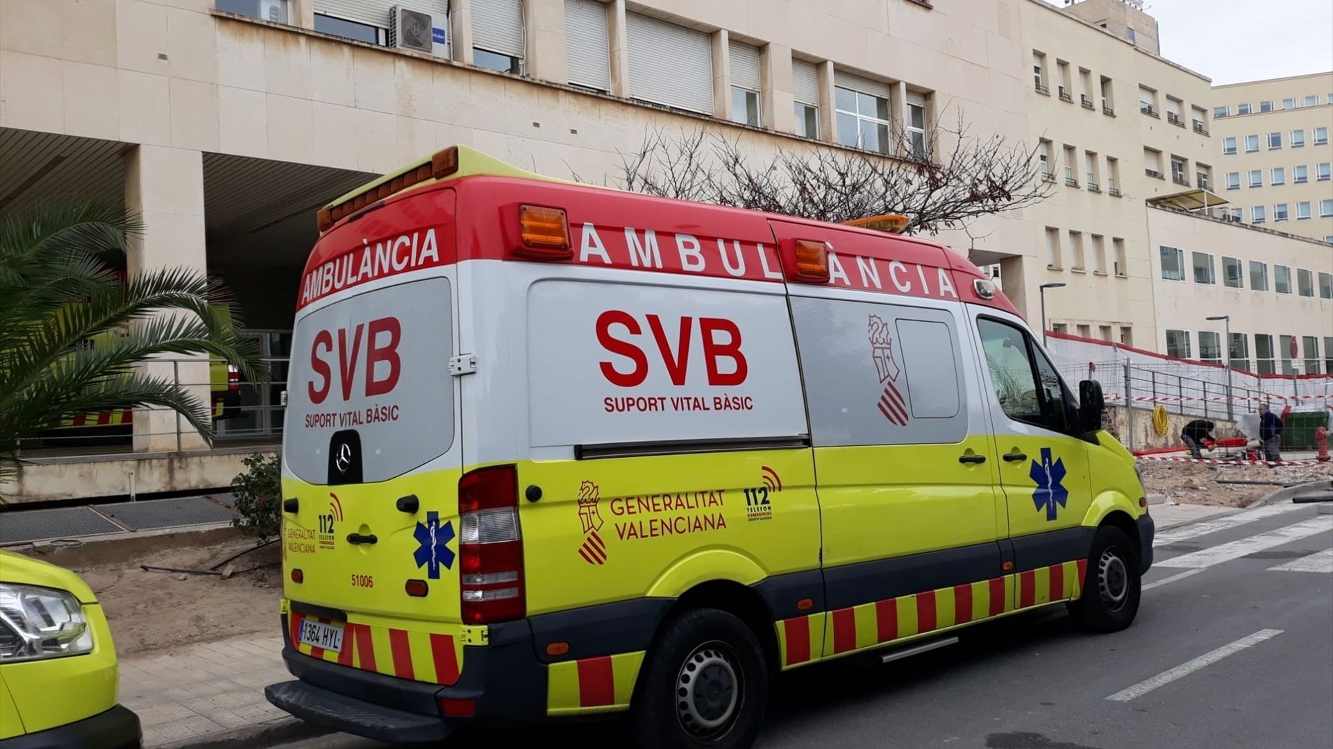 Una niña de 5 años y su madre, intoxicadas en Alicante al beber un zumo en mal estado: la investigación apunta una ingesta de amoniaco Una niña de 5 años y su madre, intoxicadas en Alicante al beber un zumo en mal estado: la investigación apunta una ingesta de amoniaco
