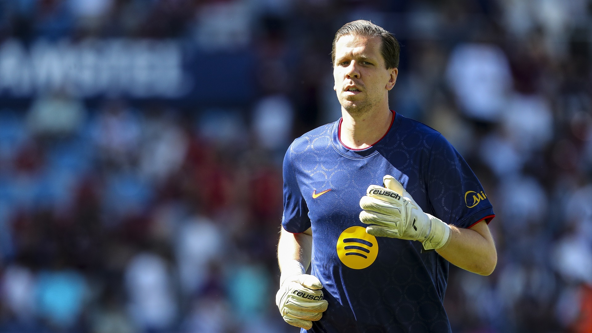 Wojciech Szczesny, en un calentamiento con el Barcelona