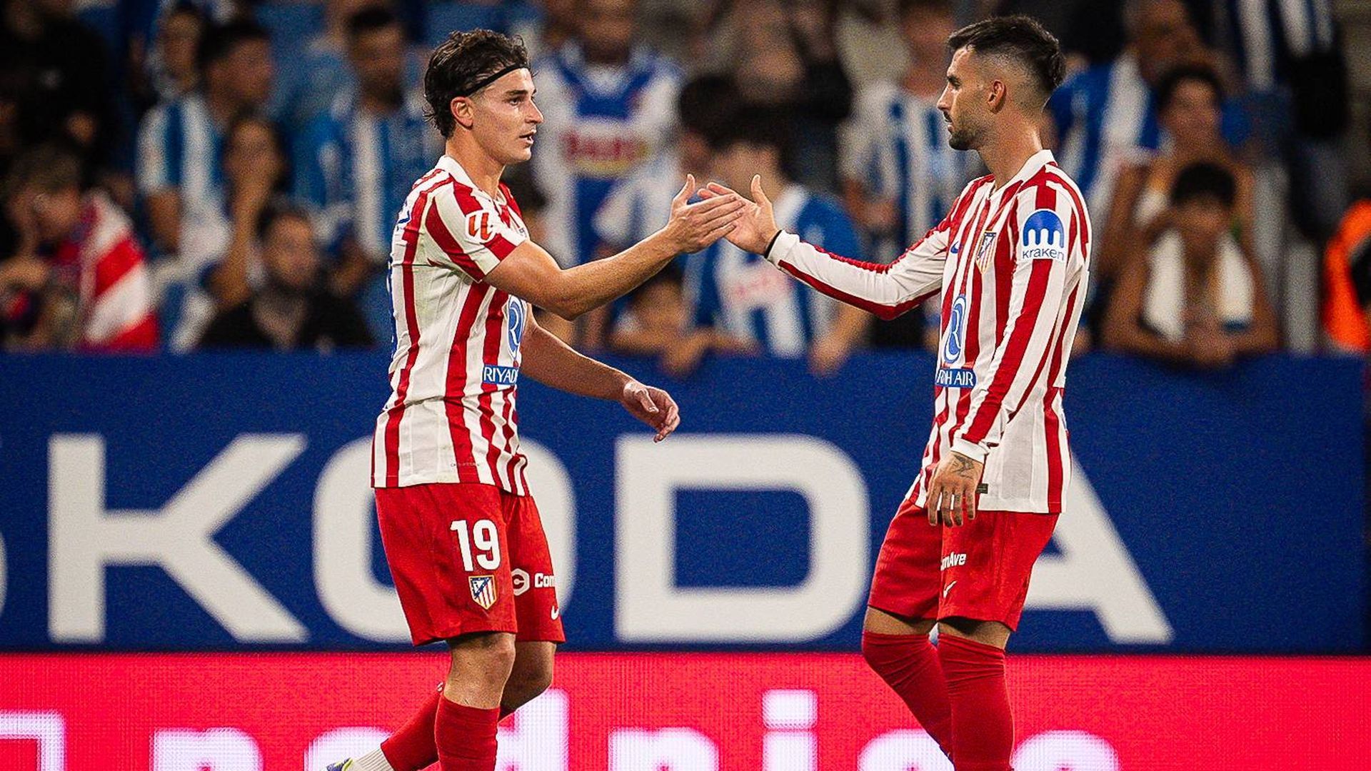 Álex Baena y Julián Álvarez celebran un gol con el Atlético de Madrid Álex Baena y Julián Álvarez celebran un gol con el Atlético de Madrid