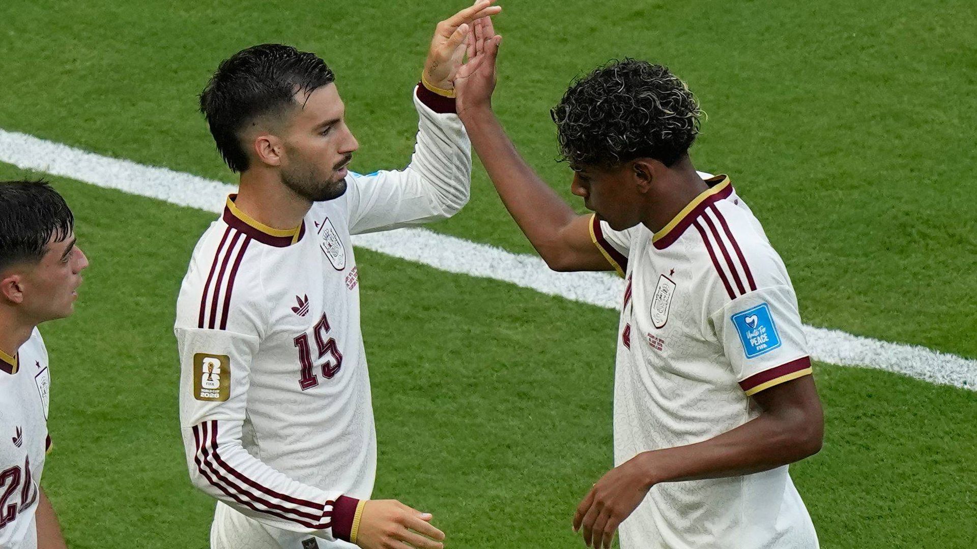 Álex Baena y Lamine Yamal celebran un gol en el Mundial 2026