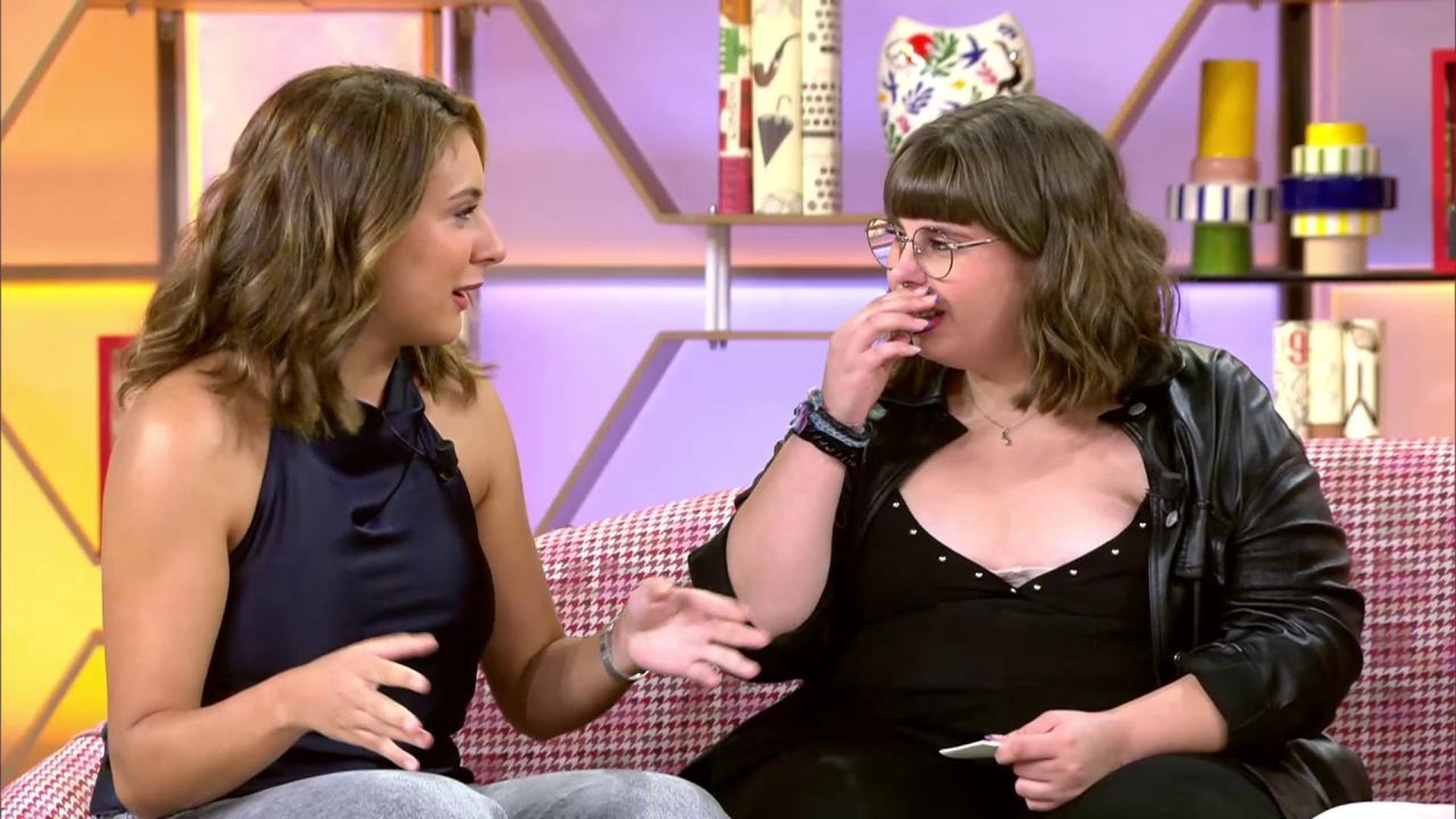 Dos amigas se emocionan en 'El diario de Jorge' al hablar de la difícil vida de una de ellas: "Mi puerta siempre estará abierta" Dos amigas se emocionan en 'El diario de Jorge' al hablar de la difícil vida de una de ellas: "Mi puerta siempre estará abierta"