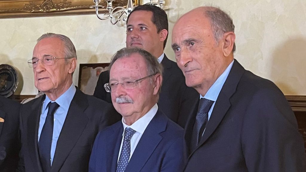 Florentino Pérez se desmarca en Ceuta de la polémica de las camisetas del Real Madrid: "Vivas es el presidente más ilustre que tiene España"