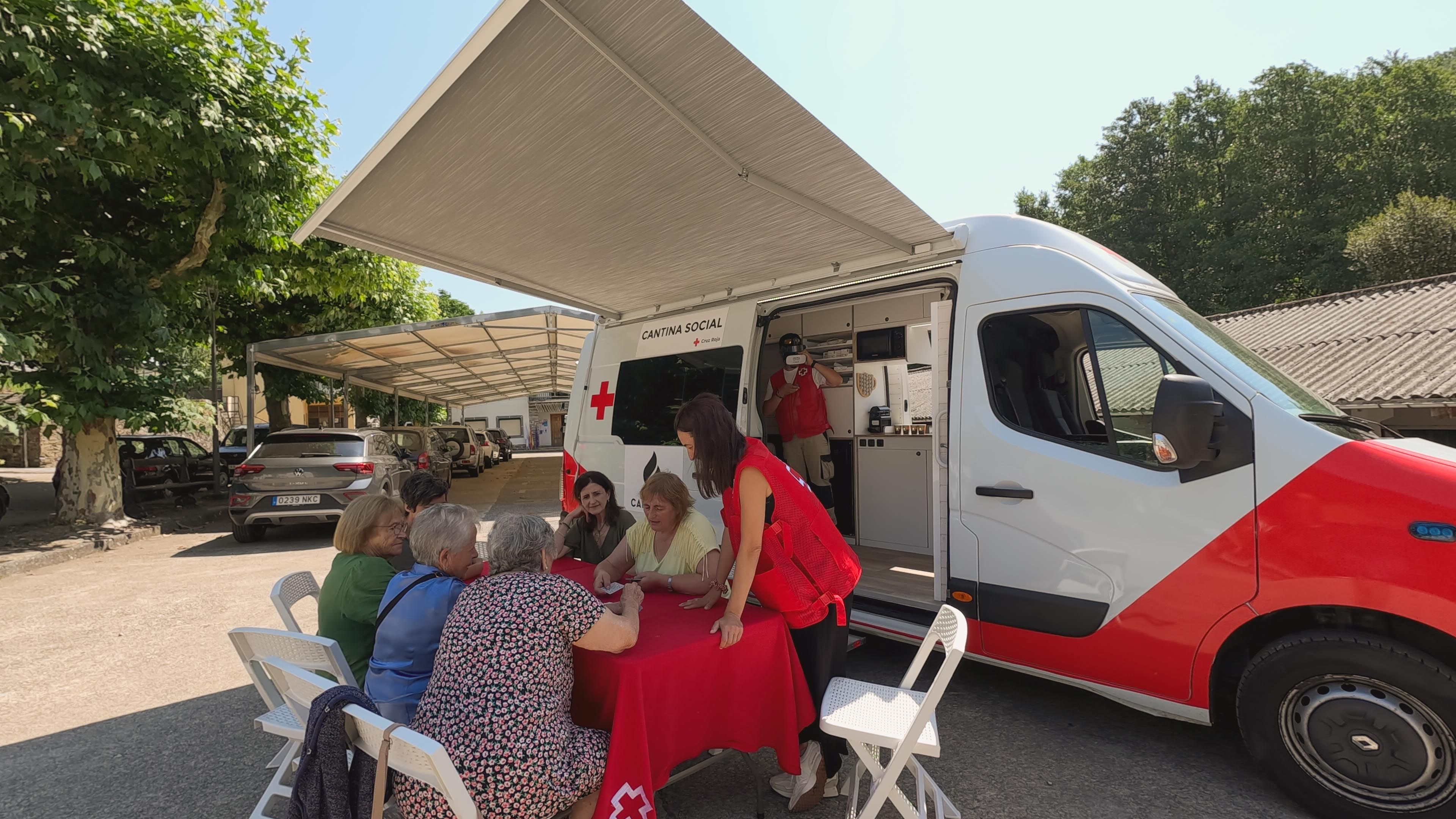 La Cantina Social de la Cruz Roja a su paso por Triacastela, Lugo