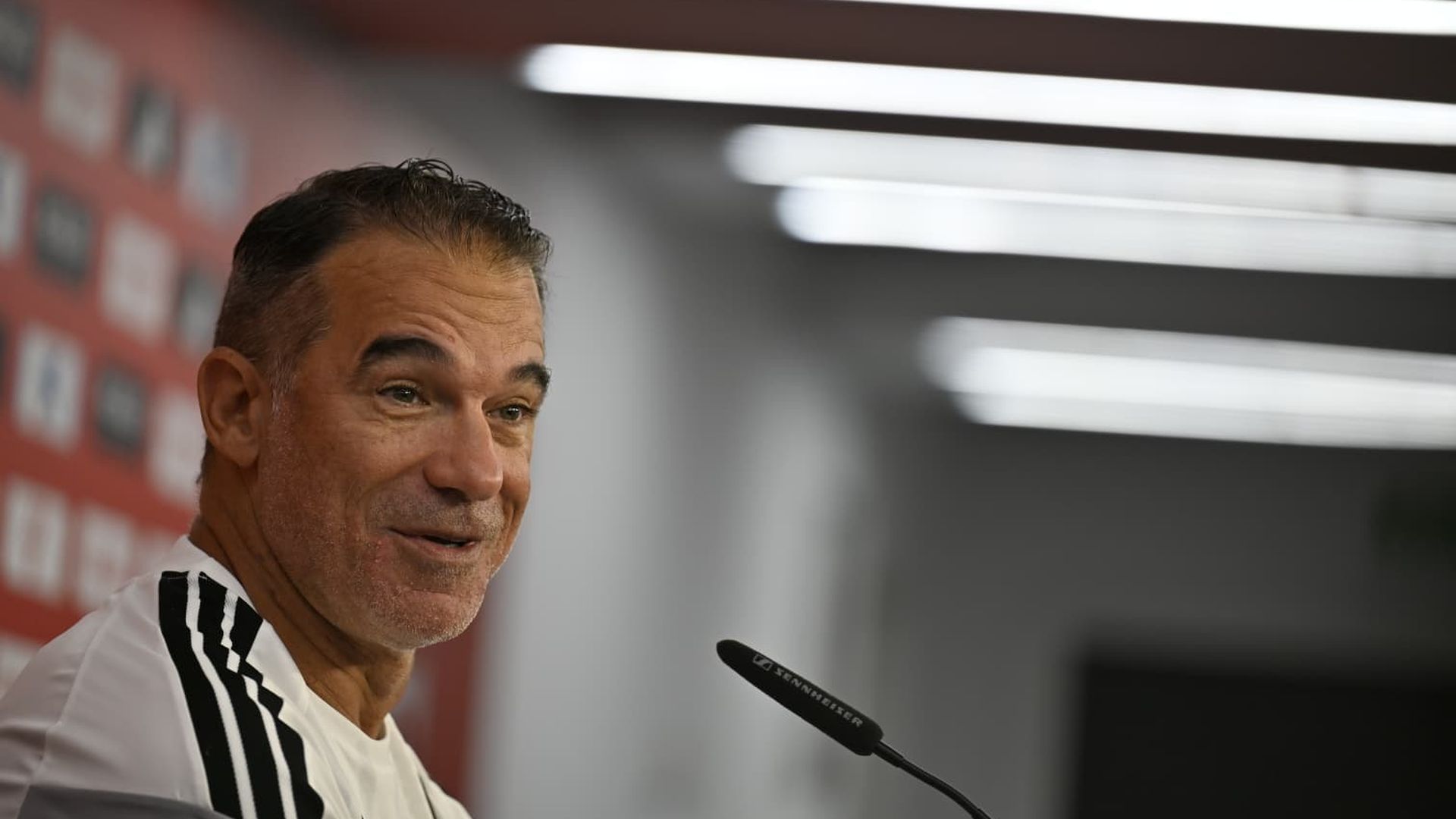 Luis García Plaza, en sala de prensa