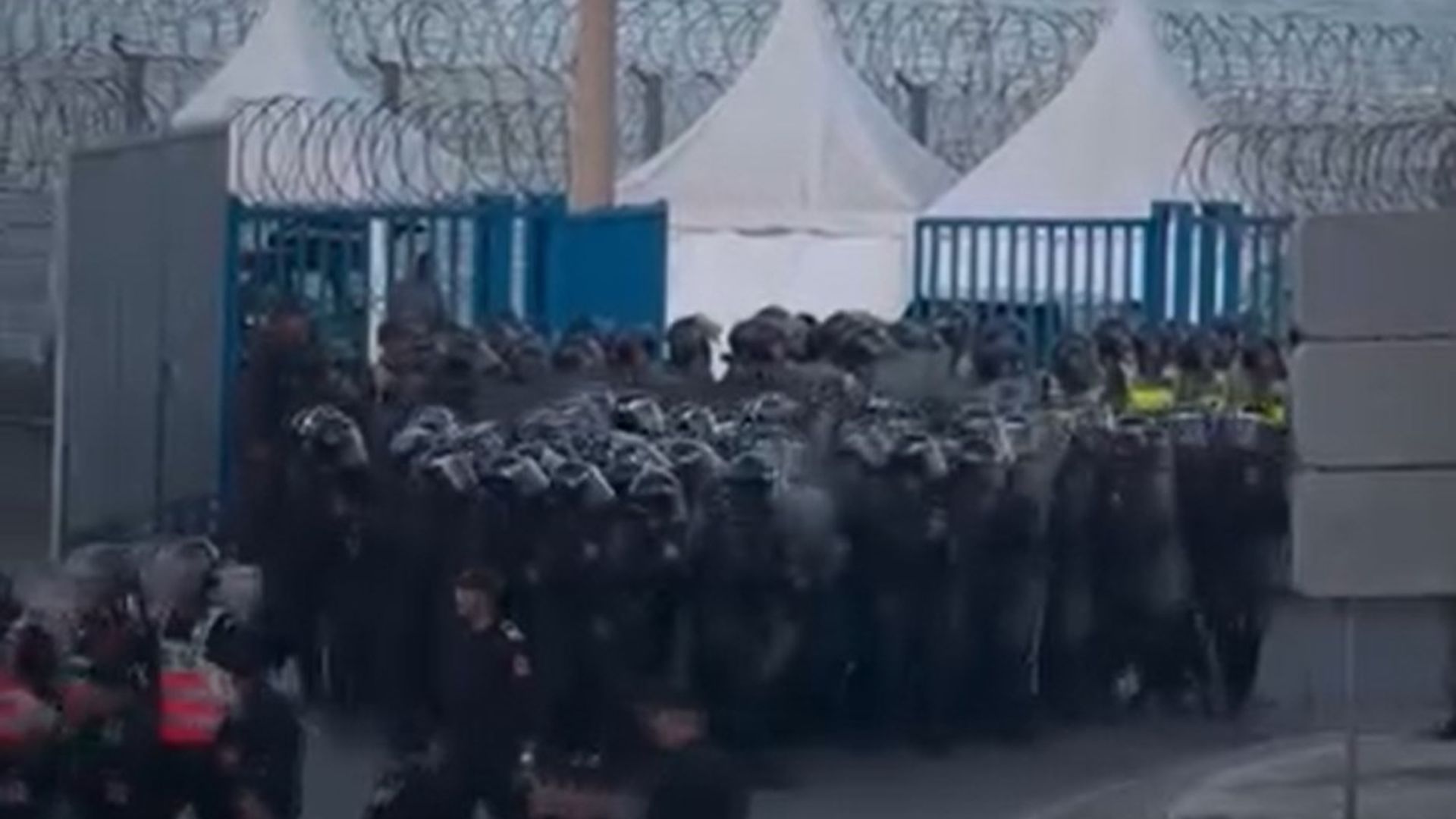 Maniobras de Marruecos en la frontera con Ceuta Maniobras de Marruecos en la frontera con Ceuta